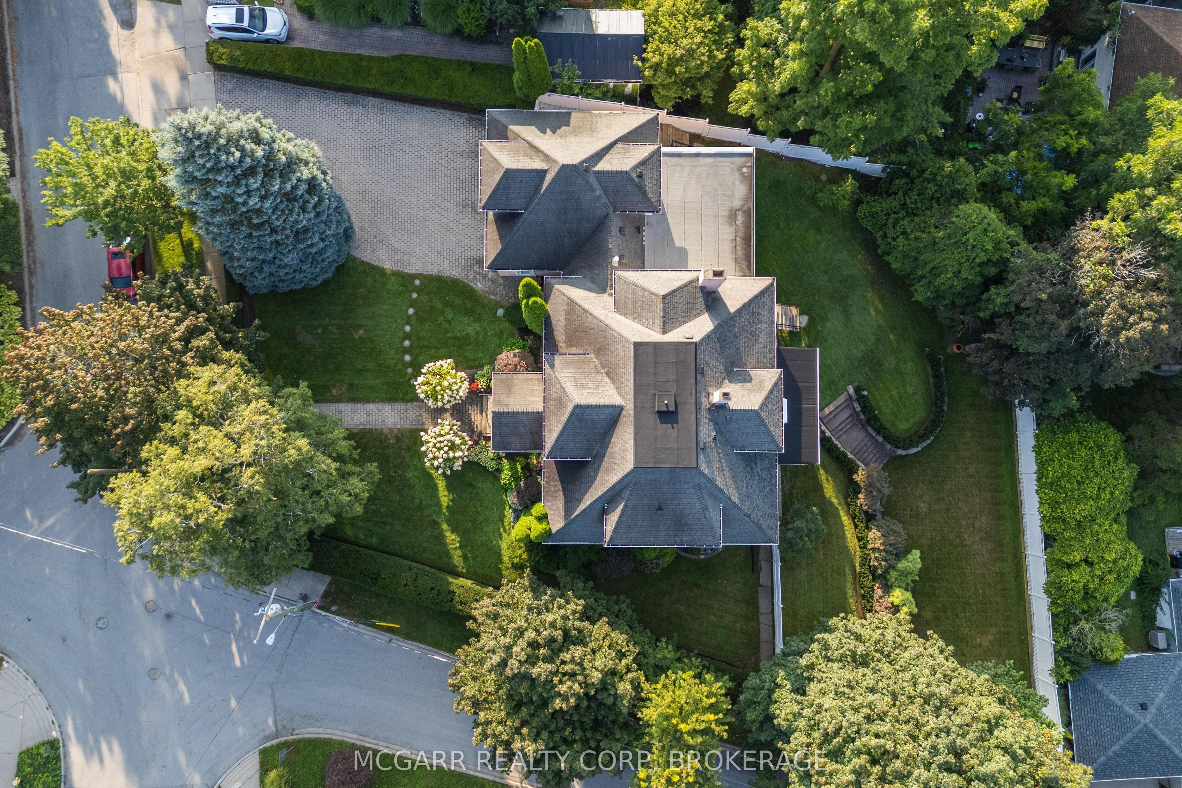 39 Yates Street, St. Catharines, ON L2R 5R3 photo 2