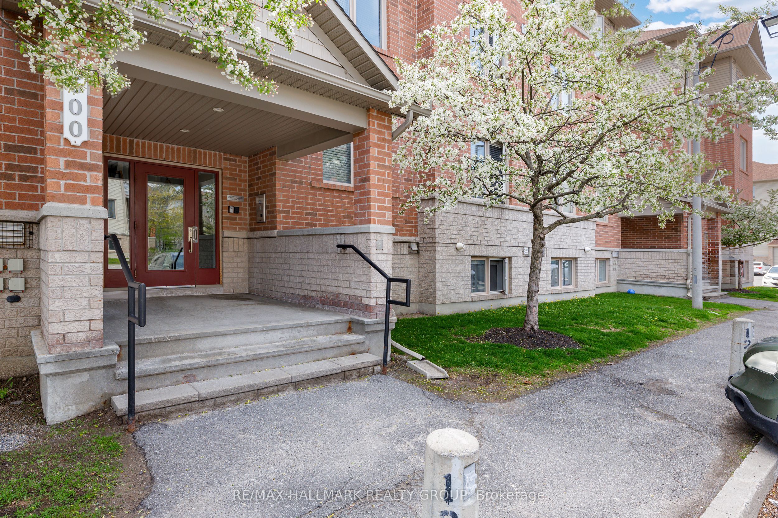 500 Stonefield Private 6, Barrhaven, ON K2G 4R3 photo 3