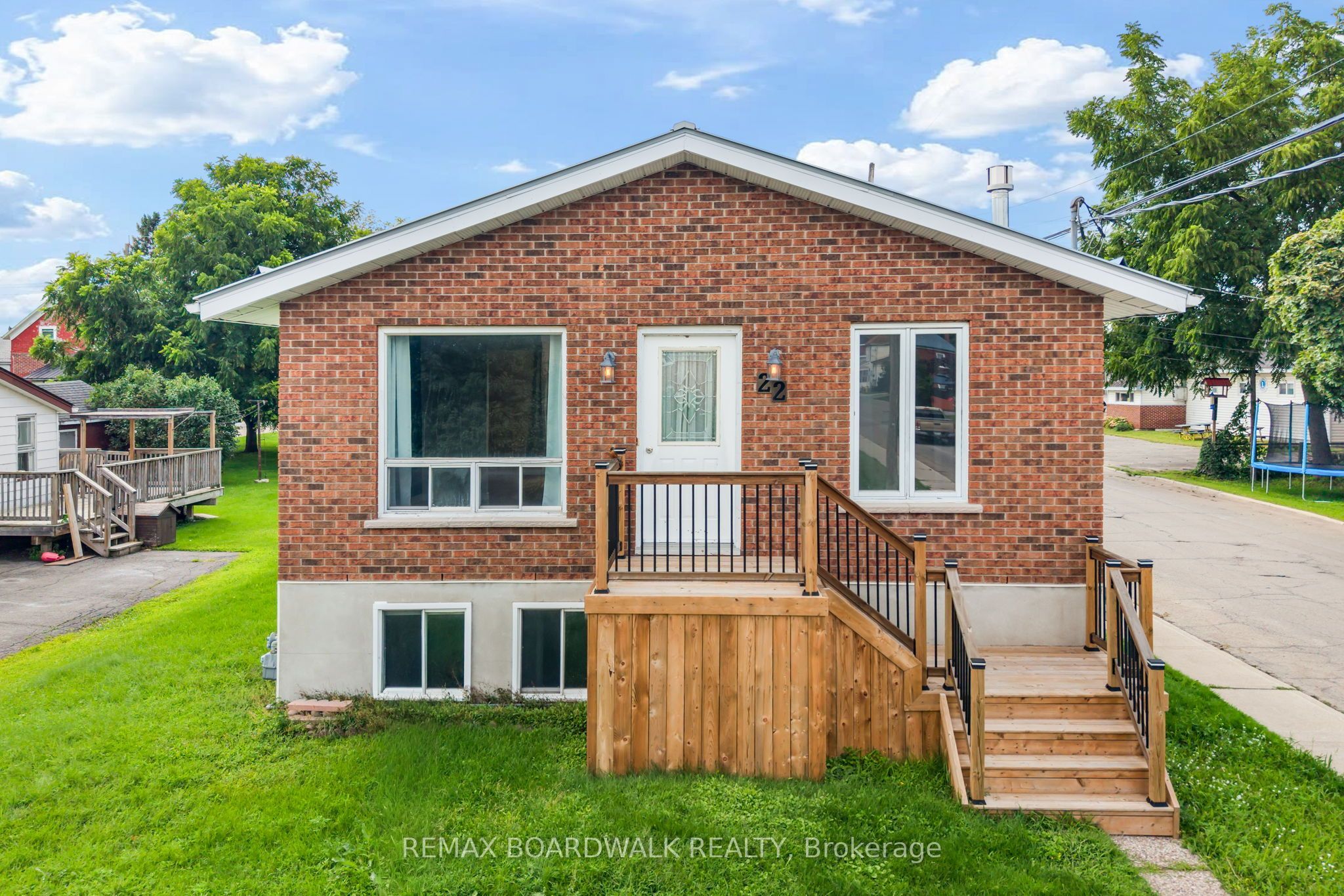 22 Merrick Street, Smiths Falls, ON K7A 4R4