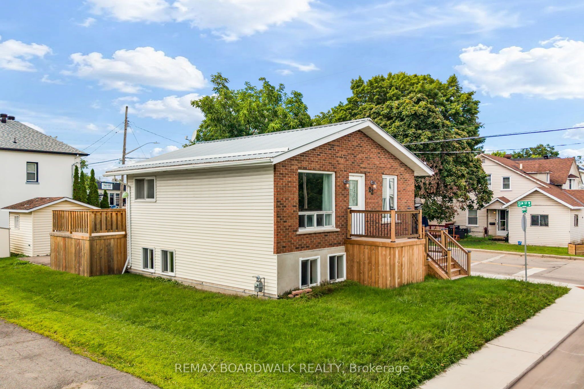 22 Merrick Street, Smiths Falls, ON K7A 4R4 photo 2
