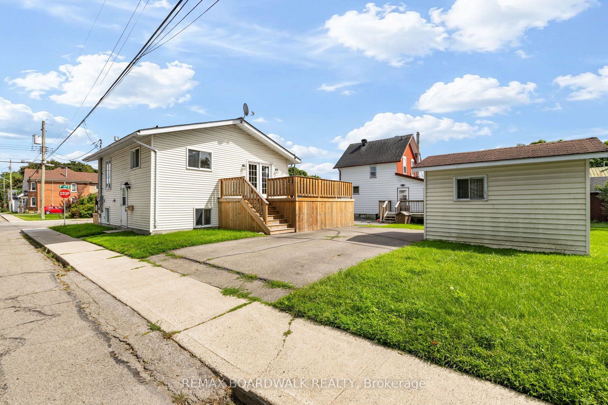 22 Merrick Street, Smiths Falls, ON K7A 4R4 photo 3