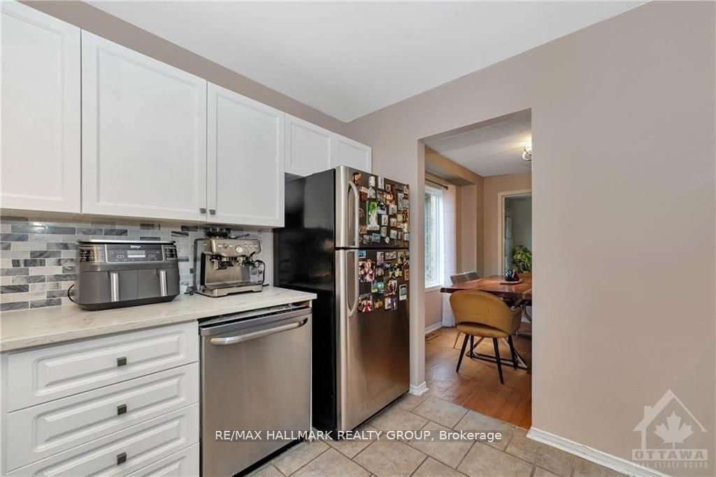 17 Ravenscroft Court, Stittsville - Munster - Richmond, ON K2S 1R3