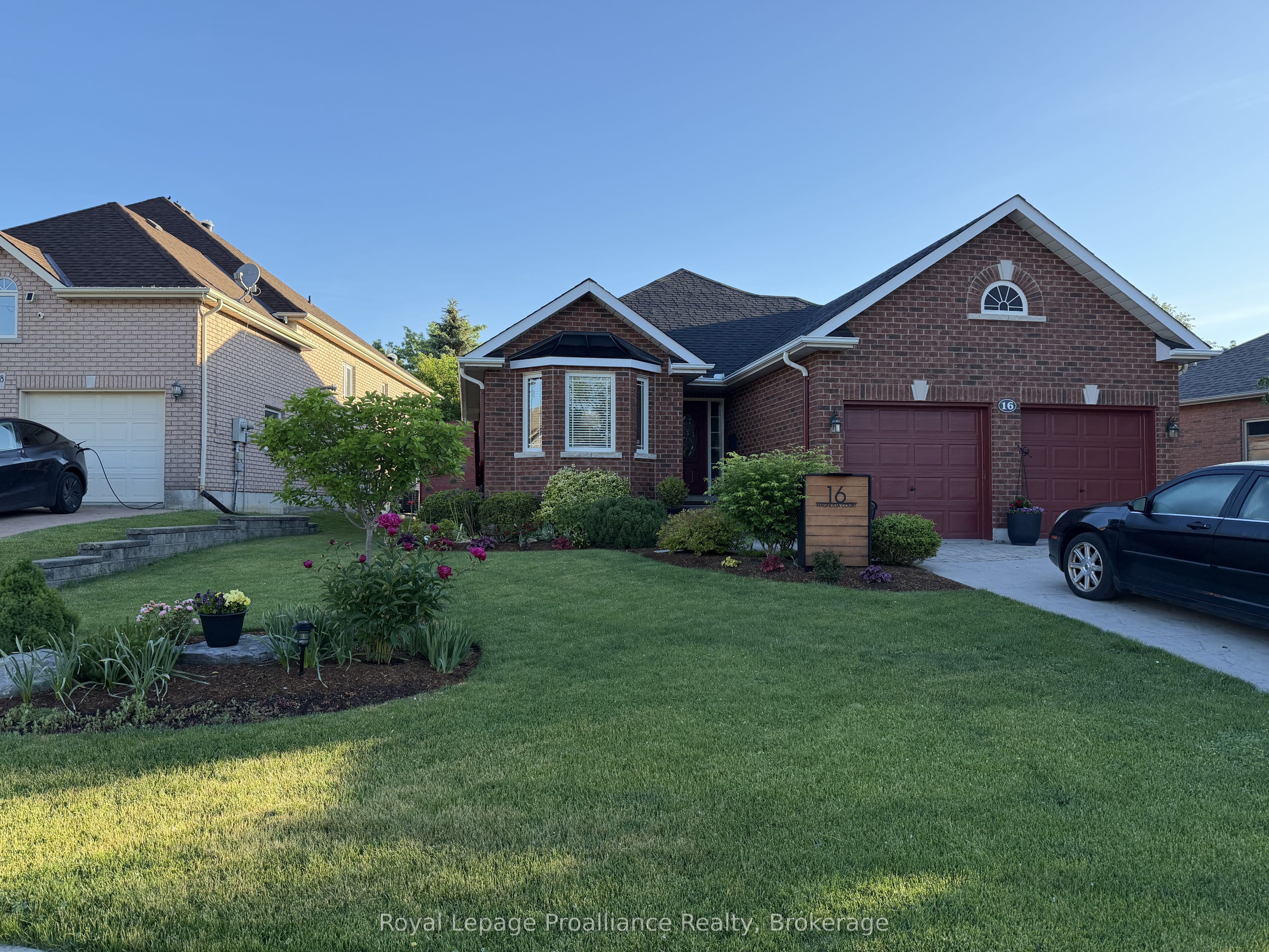 16 Magnolia Court, Belleville, ON K8P 5M7