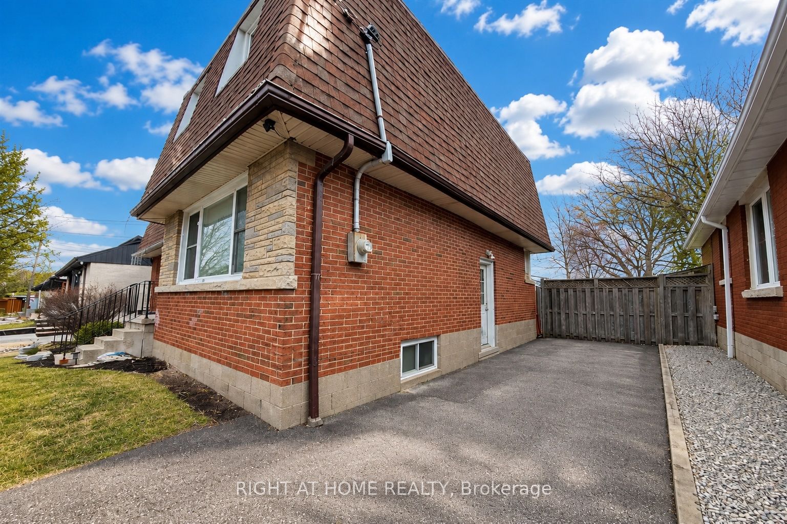 67 Brentwood Drive Lower, Hamilton, ON L8T 3W2 photo 5