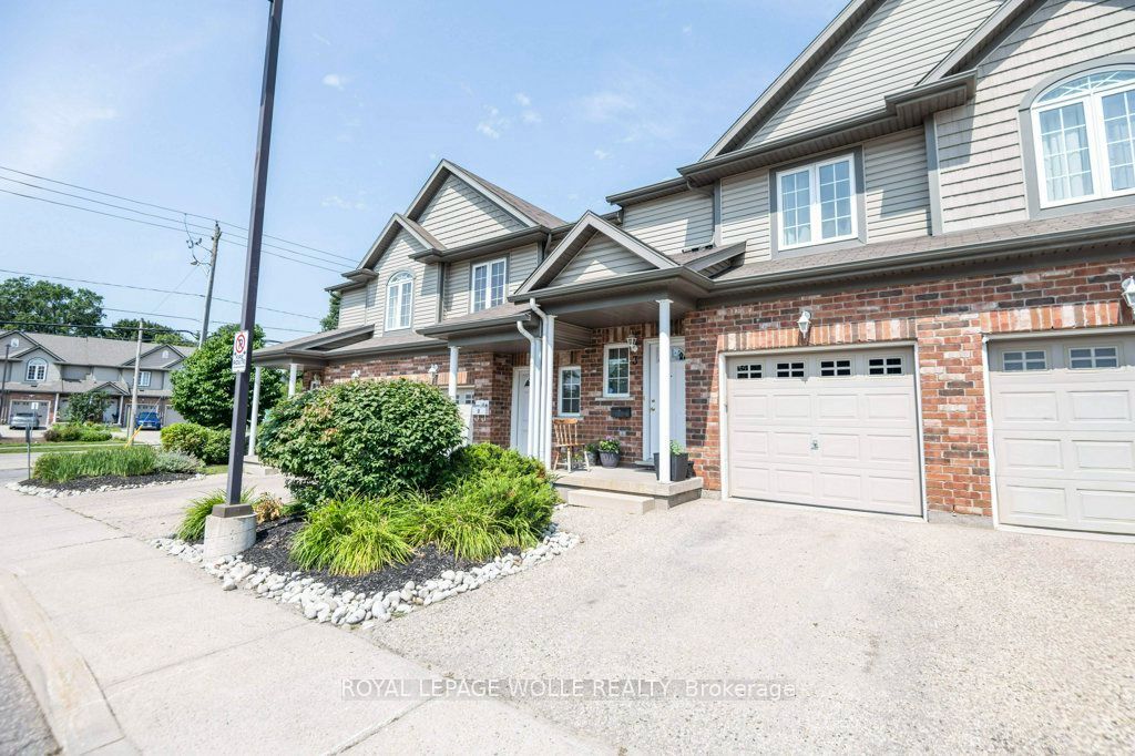 975 Strasburg Road 3, Kitchener, ON N2E 0A8 photo 2