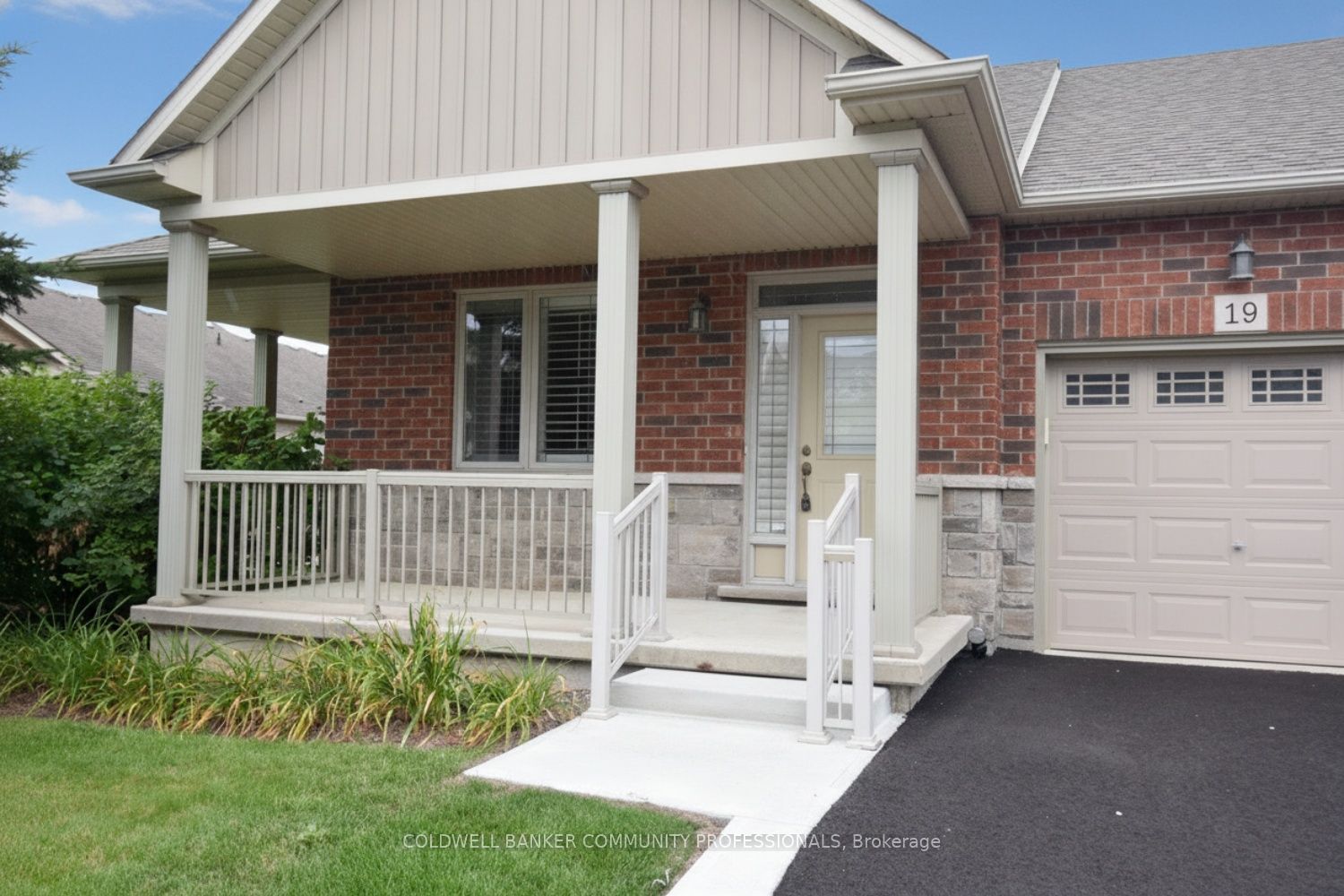 19 Stickland Lane, Hamilton, ON L0R 1C0 photo 2