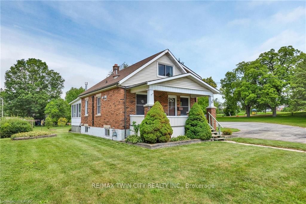 57 Bloomingdale Road N, Kitchener, ON N2K 1A5 photo 2