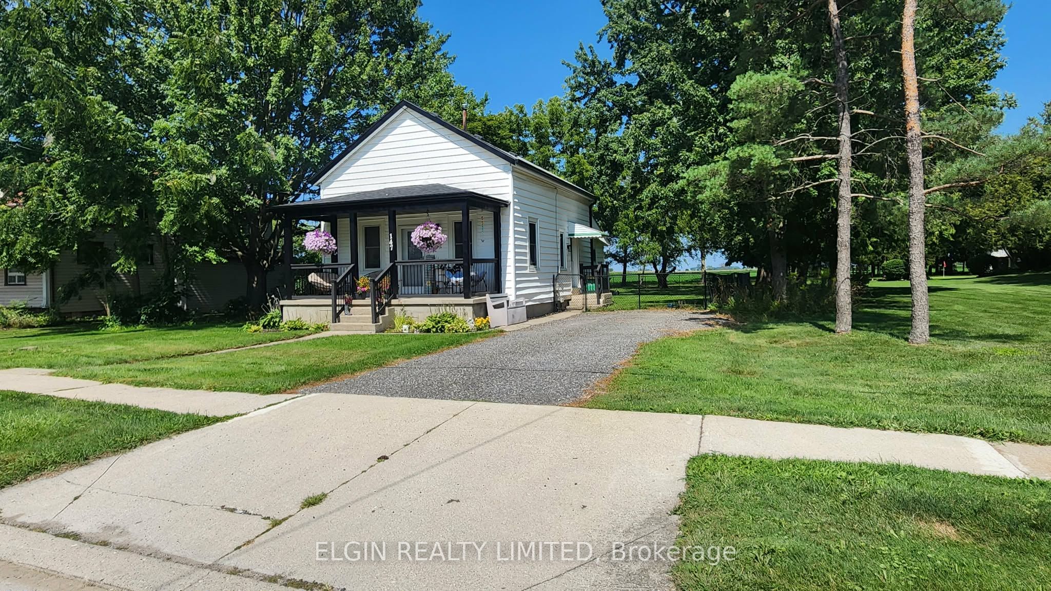 147 Victoria Street, Southwest Middlesex, ON N0L 1M0 photo 2
