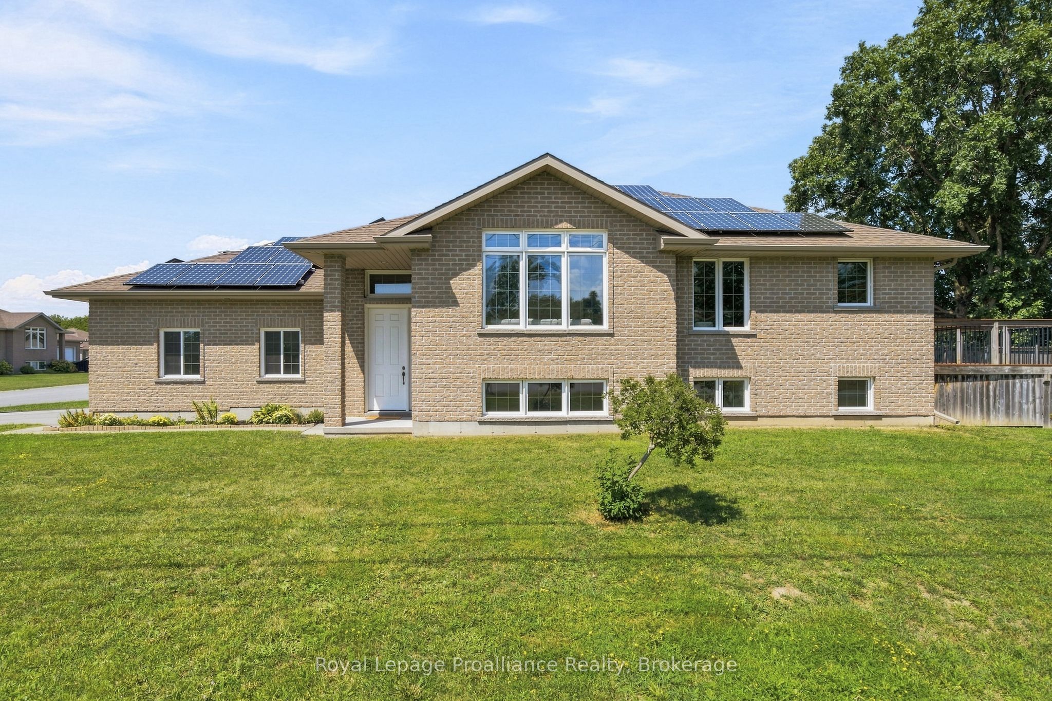 63 Freedom Crescent, Quinte West, ON K8V 0C2 photo 3