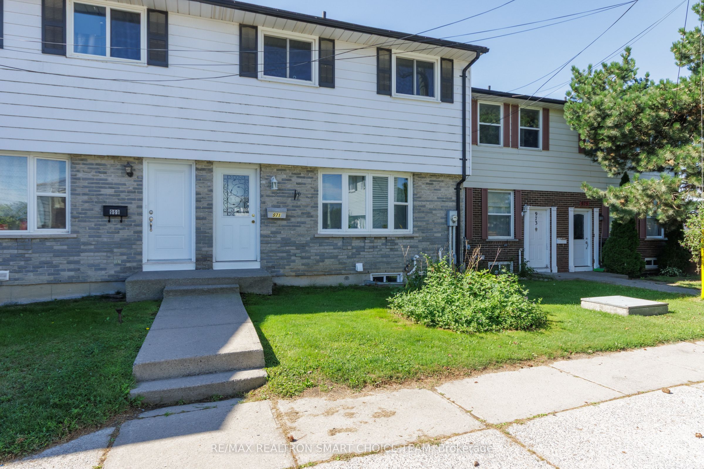 971 Oakview Avenue, Kingston, ON K7M 6W9 photo 2