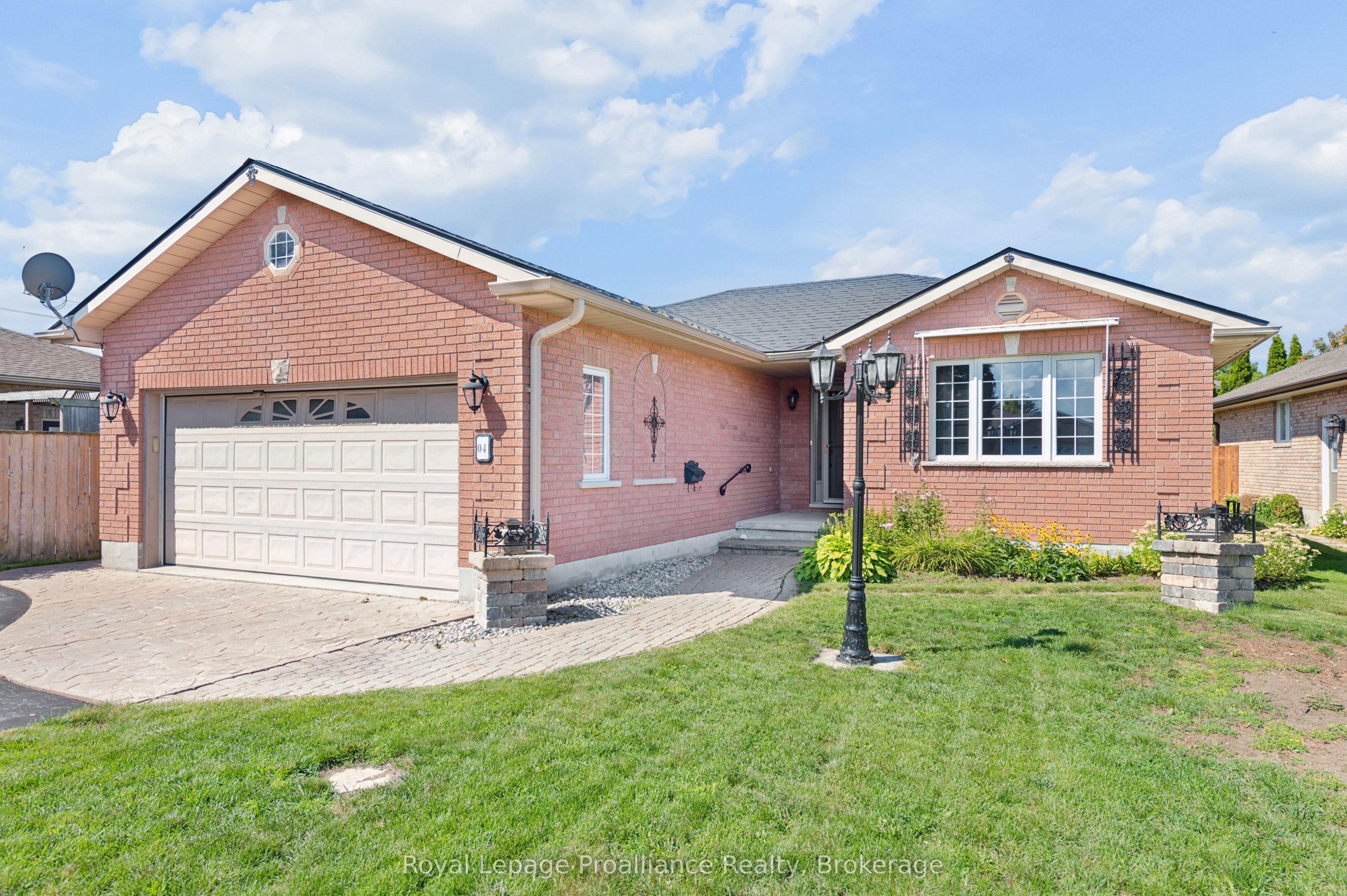 4 Wilmot Court, Belleville, ON K8P 5H1 photo 3