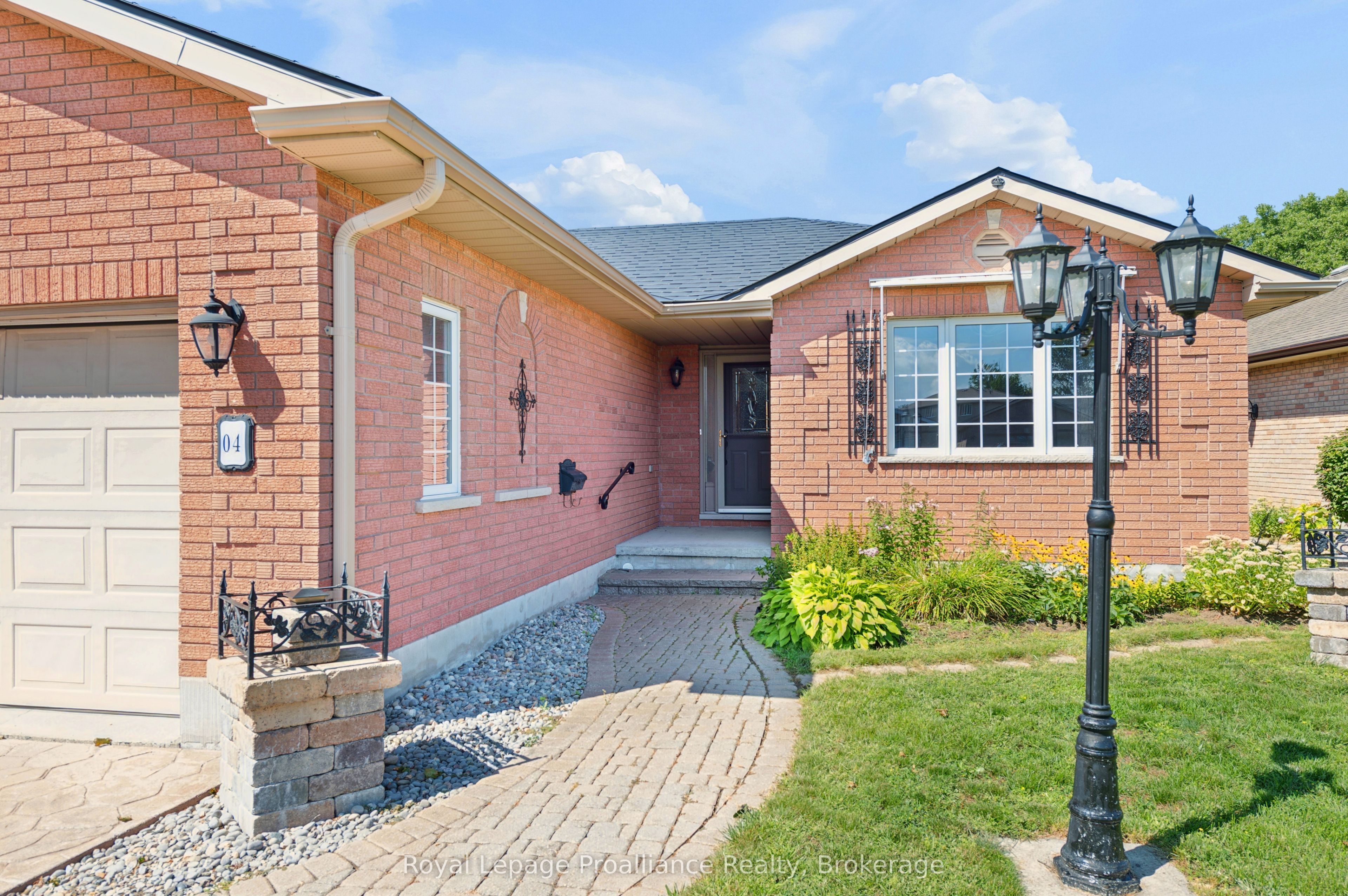 4 Wilmot Court, Belleville, ON K8P 5H1 photo 4