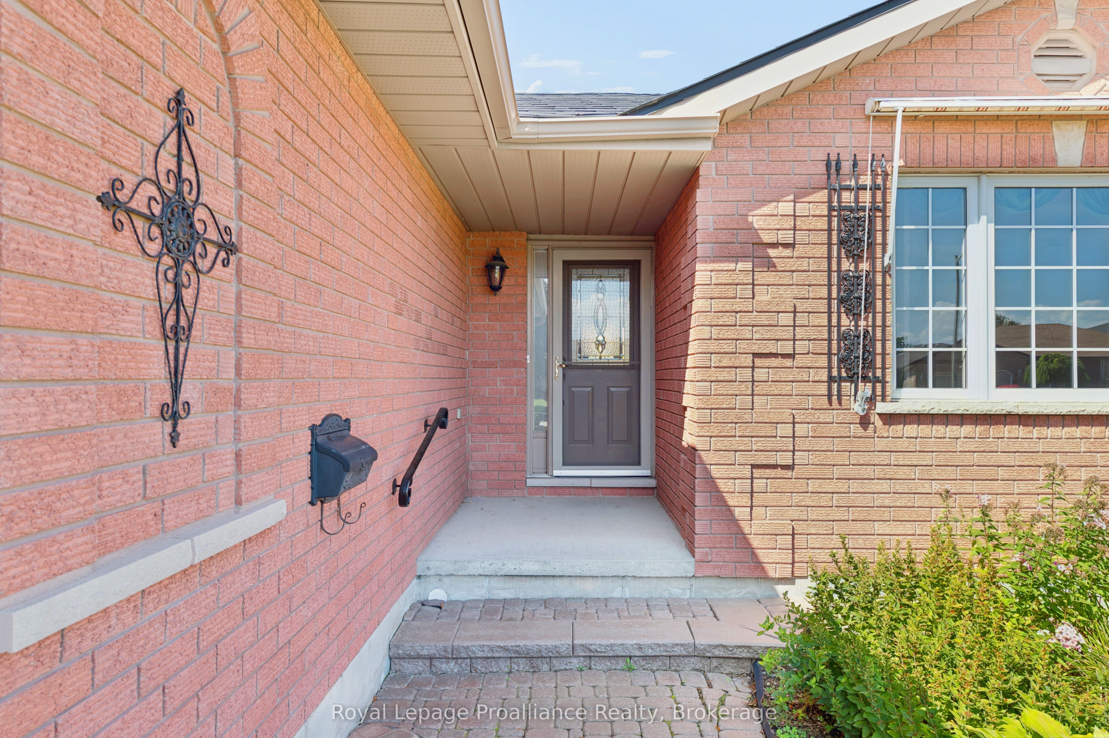 4 Wilmot Court, Belleville, ON K8P 5H1 photo 5