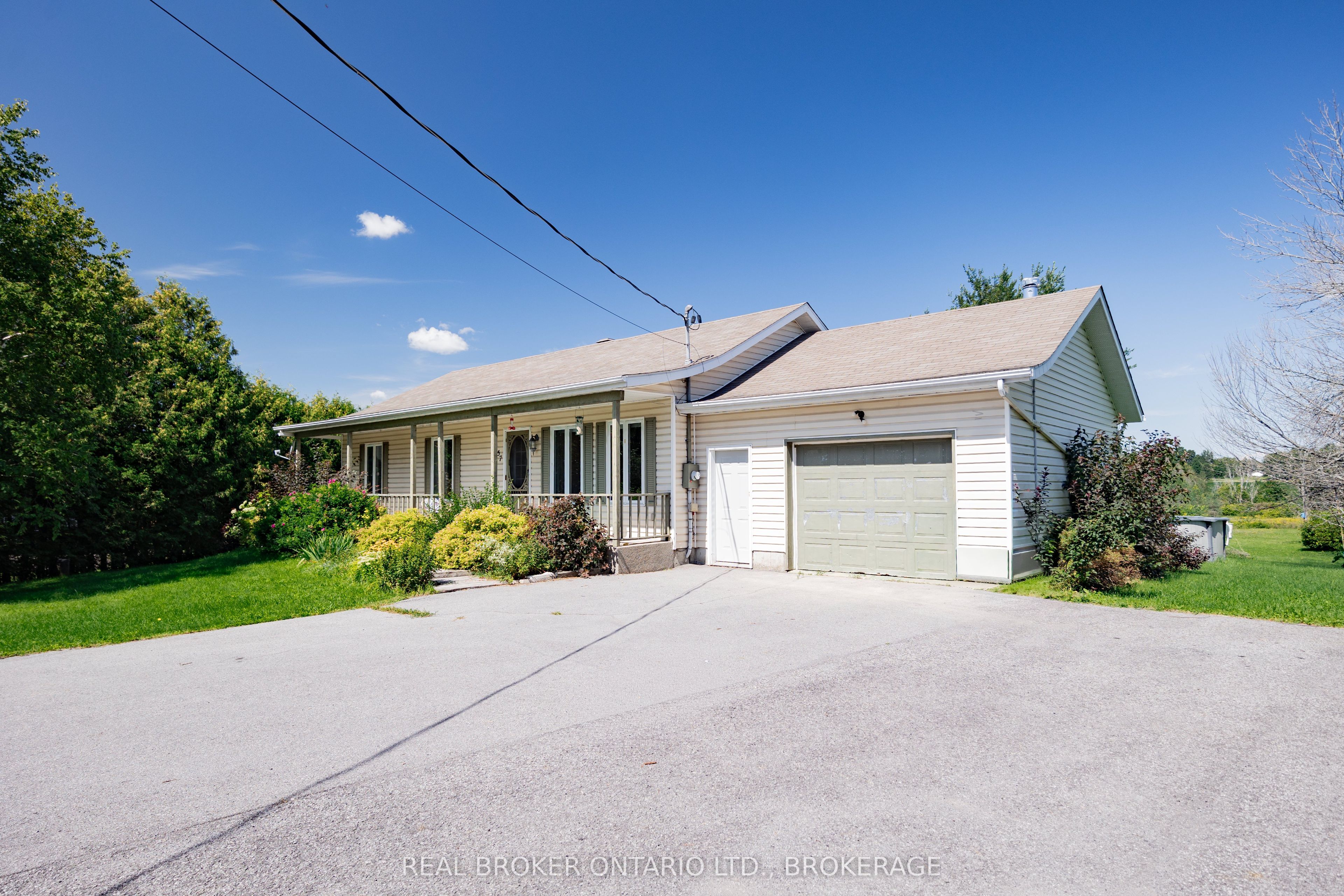 4057 LEFEBVRE Street, South Glengarry, ON K0C 1L0 photo 3