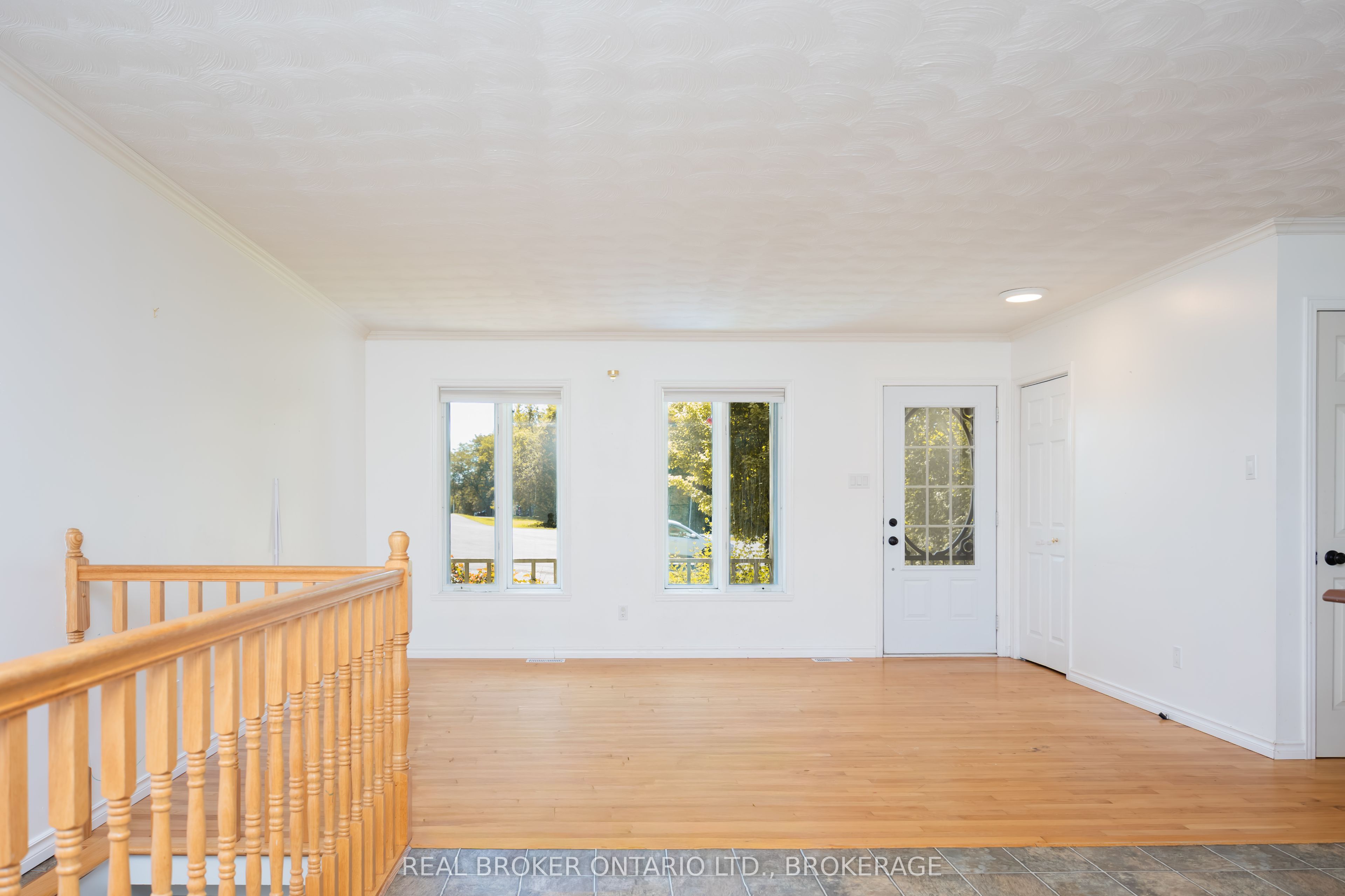 4057 LEFEBVRE Street, South Glengarry, ON K0C 1L0 photo 5
