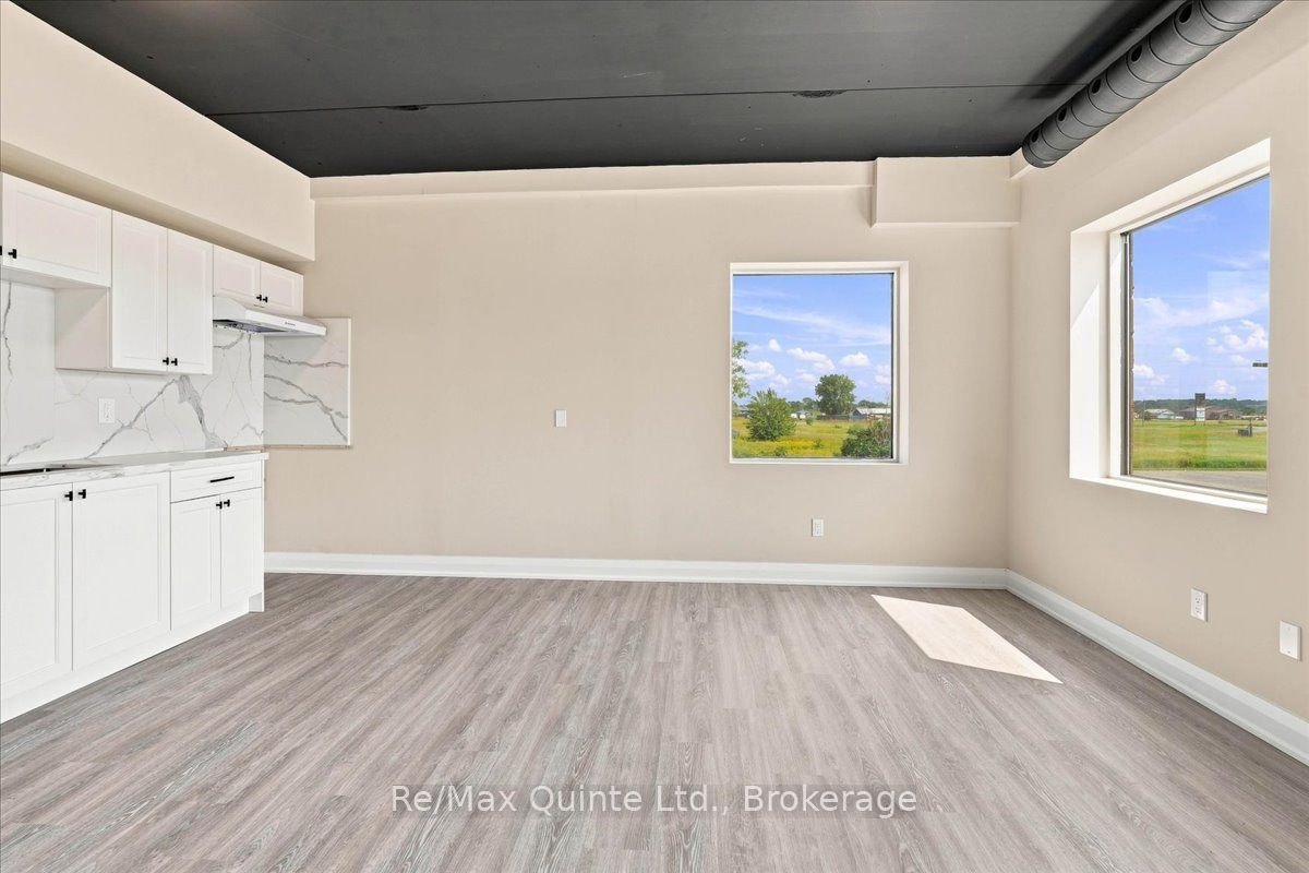 445 Centre Street A, Greater Napanee, ON K7R 3S4 photo 4