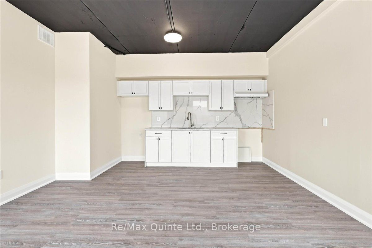 445 Centre Street A, Greater Napanee, ON K7R 3S4 photo 5