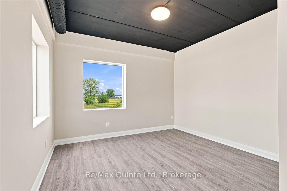 445 Centre Street N C, Greater Napanee, ON K7R 3S4 photo 2