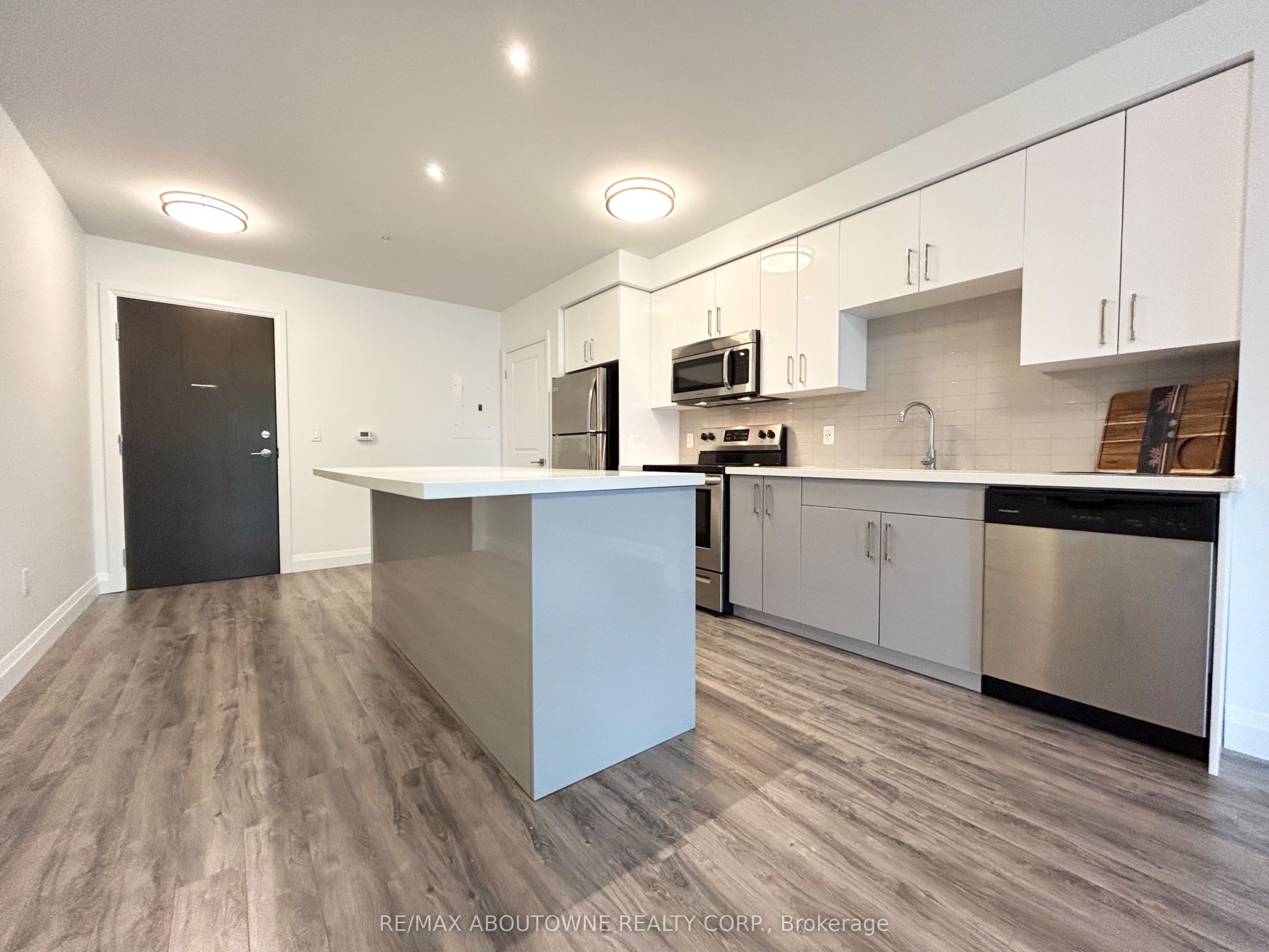 460B Belmont Avenue W 407, Kitchener, ON N2M 0B3 photo 3