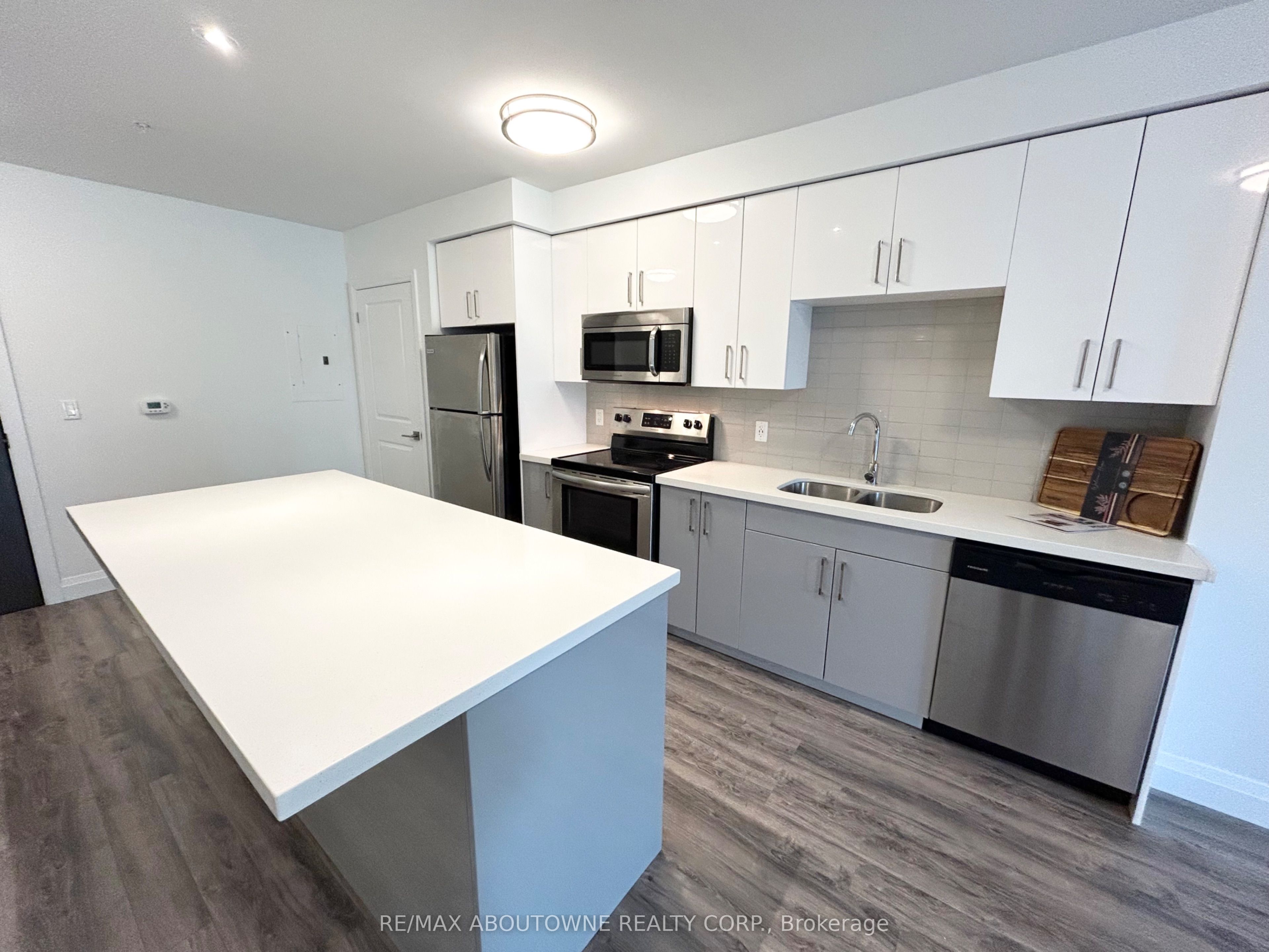 460B Belmont Avenue W 407, Kitchener, ON N2M 0B3 photo 4