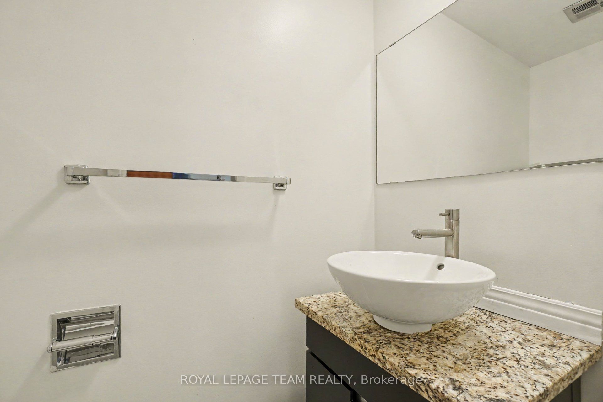 290 CATHCART Street 14, Lower Town - Sandy Hill, ON K1N 5C4 photo 2