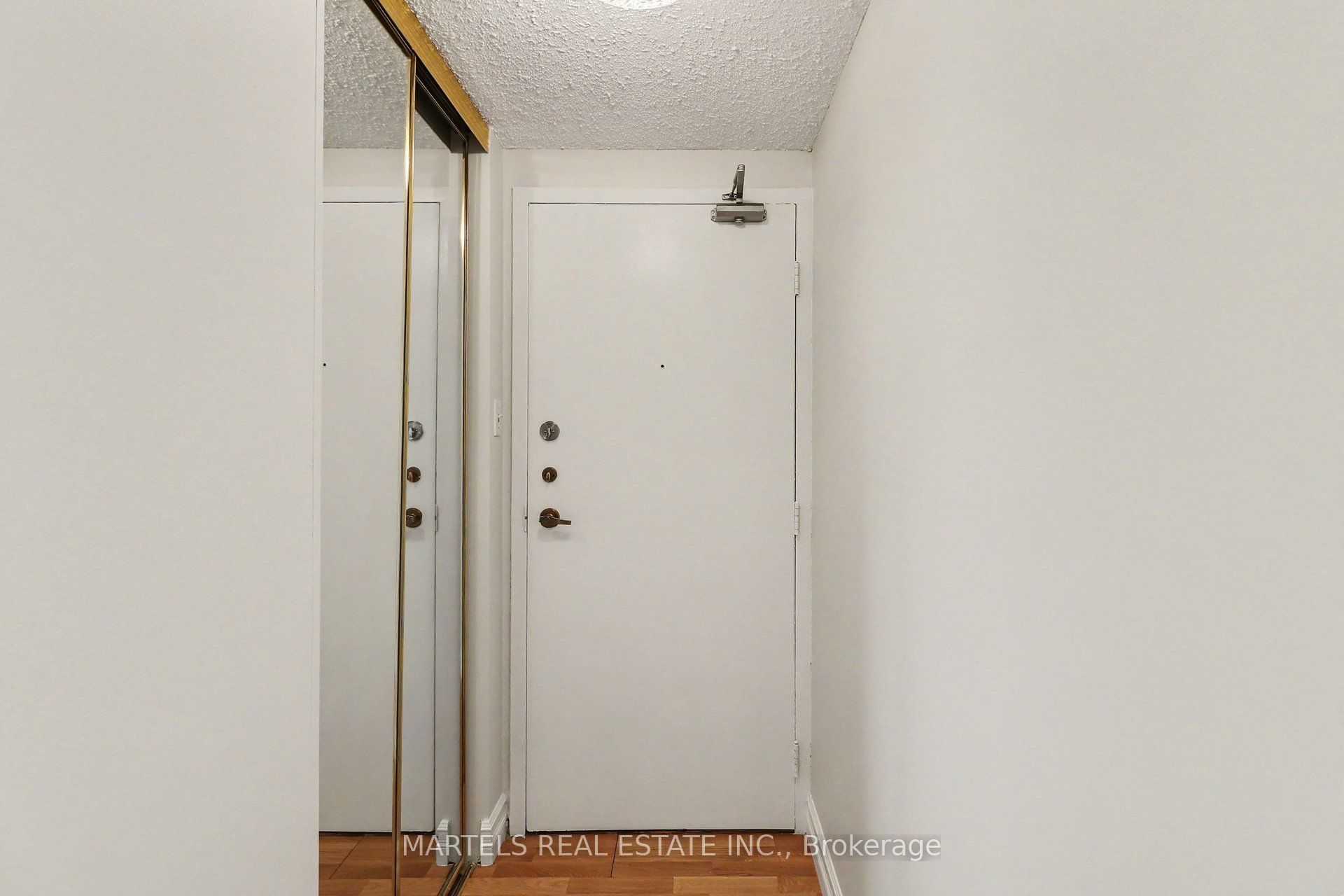 530 Laurier Avenue W 904, Ottawa Centre, ON K1R 7T1 photo 3