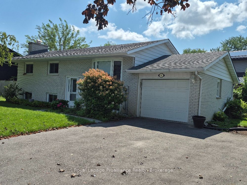 4 O'Neil Crescent, Quinte West, ON K8V 5Y6 photo 3