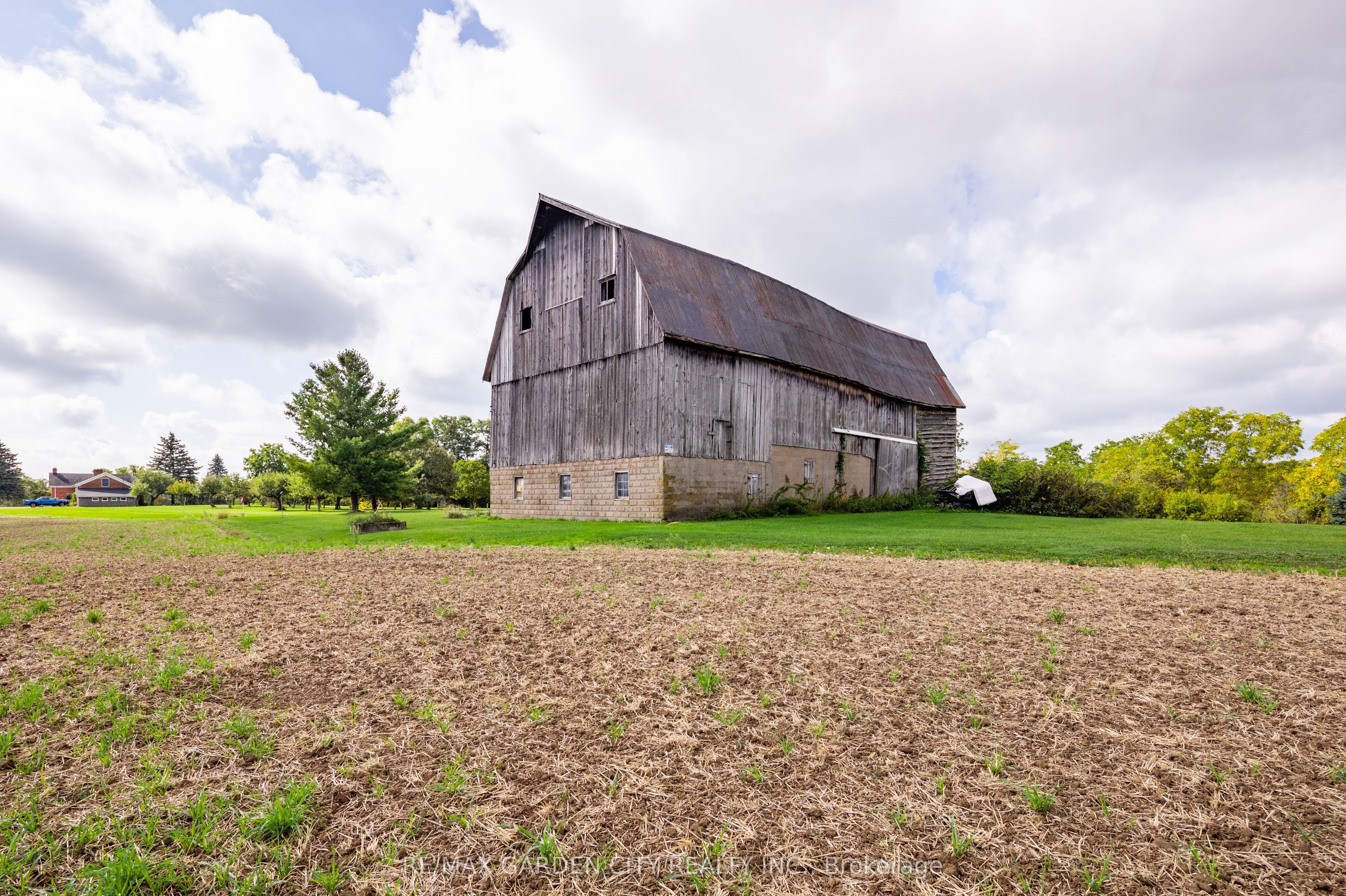 2432 Seburn Road, Thorold, ON L0S 1E6 photo 3
