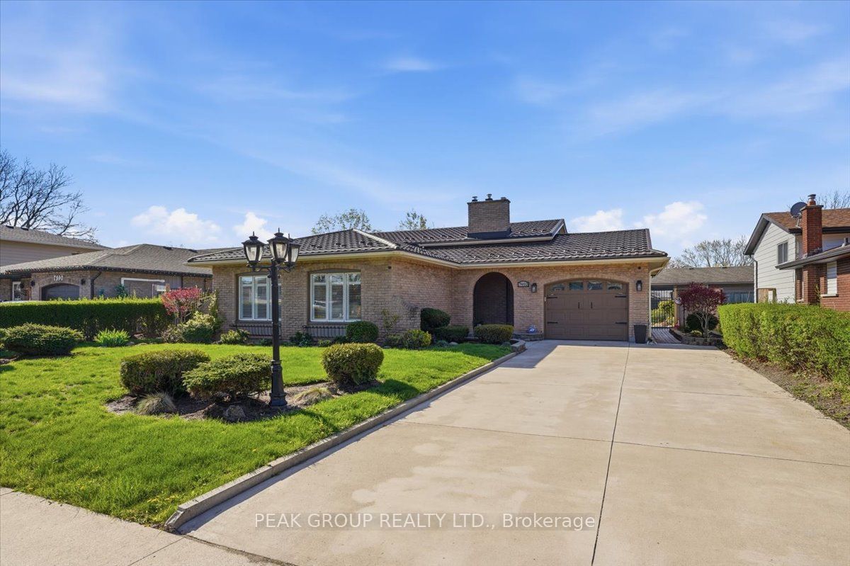 7402 Westfield Drive, Niagara Falls, ON L2J 3V8