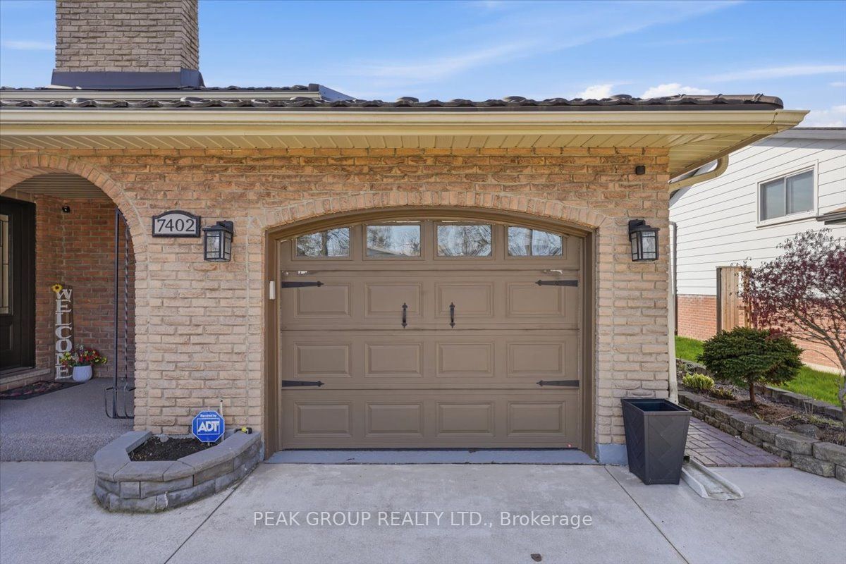 7402 Westfield Drive, Niagara Falls, ON L2J 3V8 photo 4