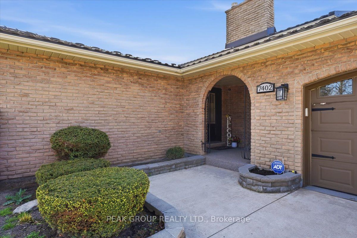 7402 Westfield Drive, Niagara Falls, ON L2J 3V8 photo 5
