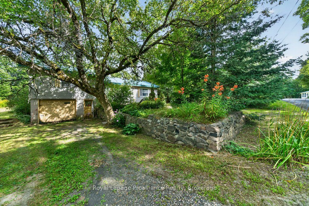 2452 Henderson Road, Frontenac, ON K0K 1B0