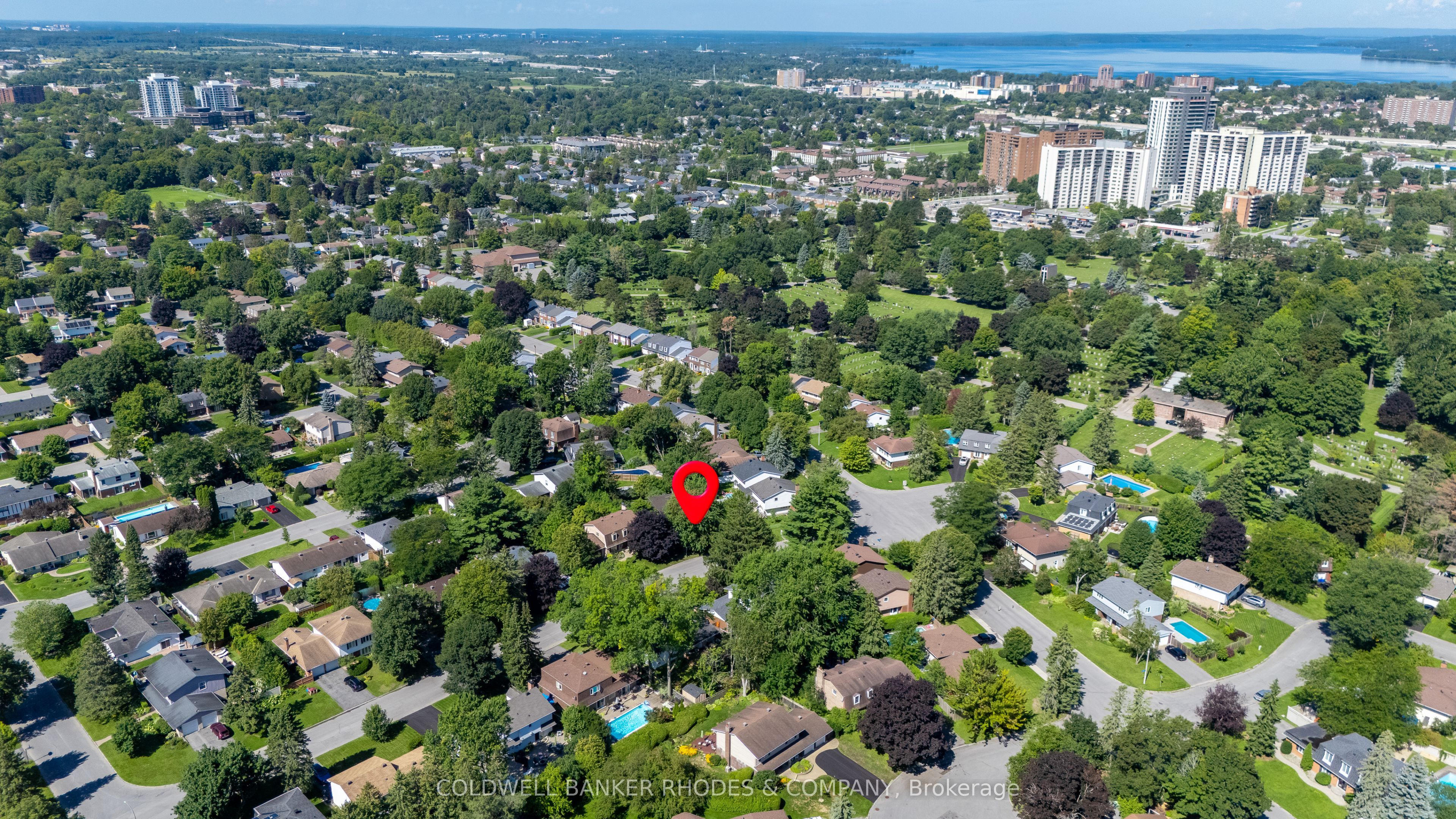 26 Crofton Road, South of Baseline to Knoxdale, ON K2G 0N3 photo 3