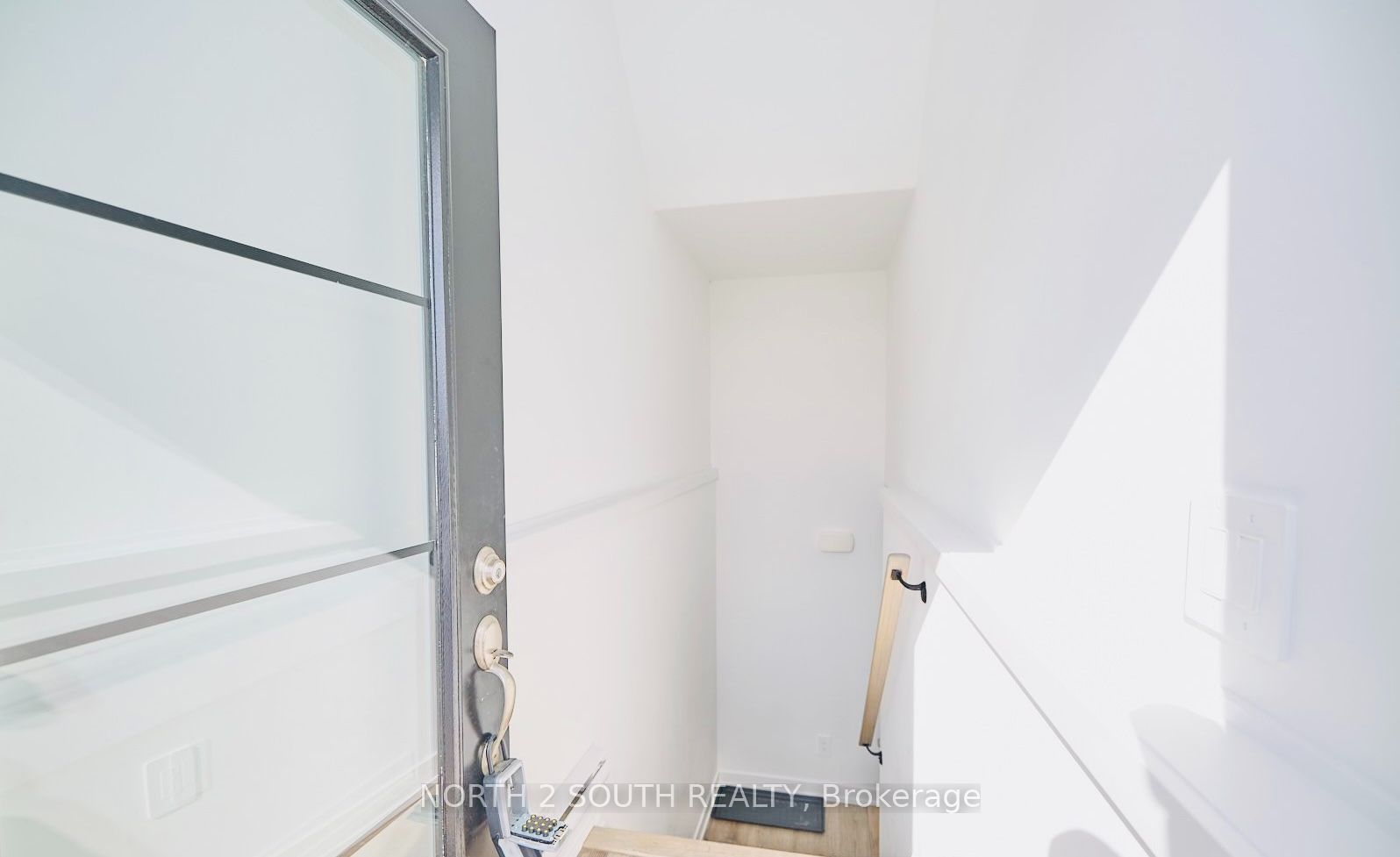 6591 Montrose Road 108, Niagara Falls, ON L2H 1M3 photo 3