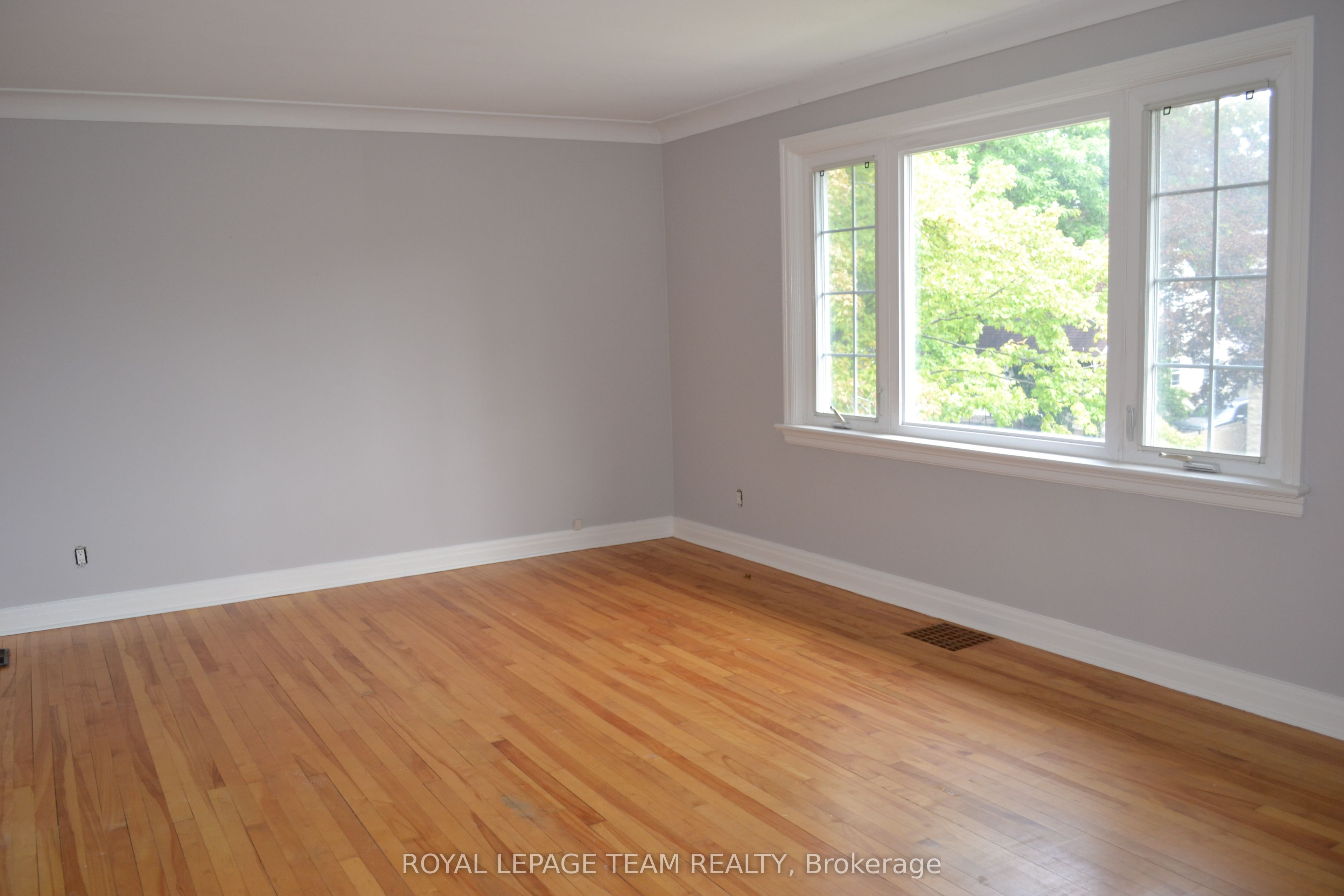 516 Athlone Avenue 2, Westboro - Hampton Park, ON K1Z 5M8 photo 2