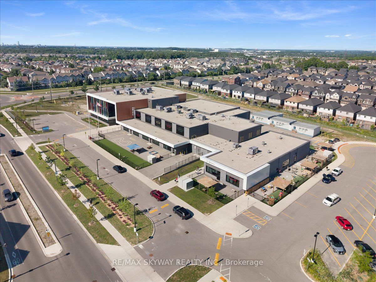 2 Georgina Street, Kitchener, ON N2R 0S6 photo 4