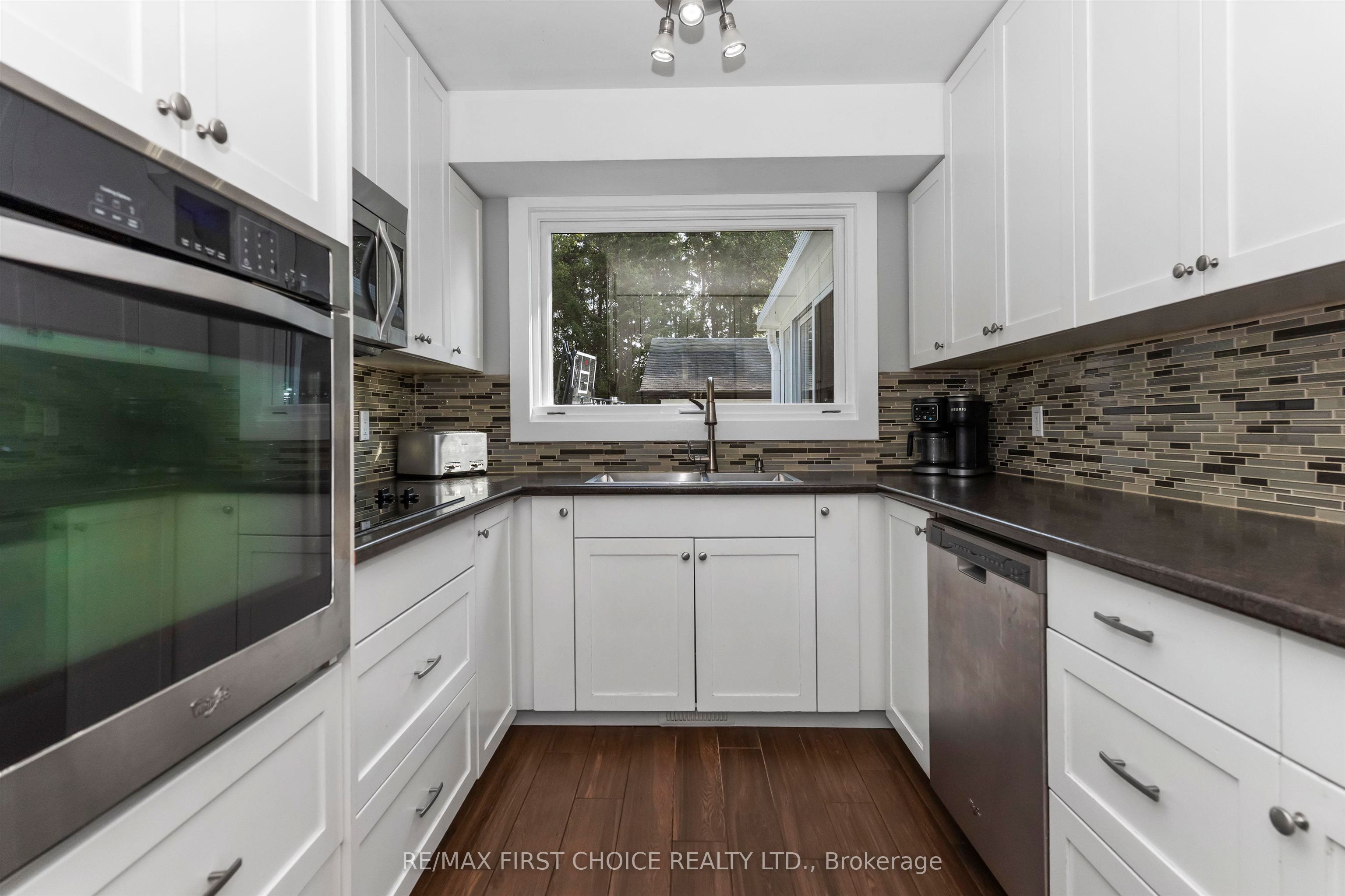 556 Laurentian Drive, Thunder Bay, ON P7C 5J8 photo 3