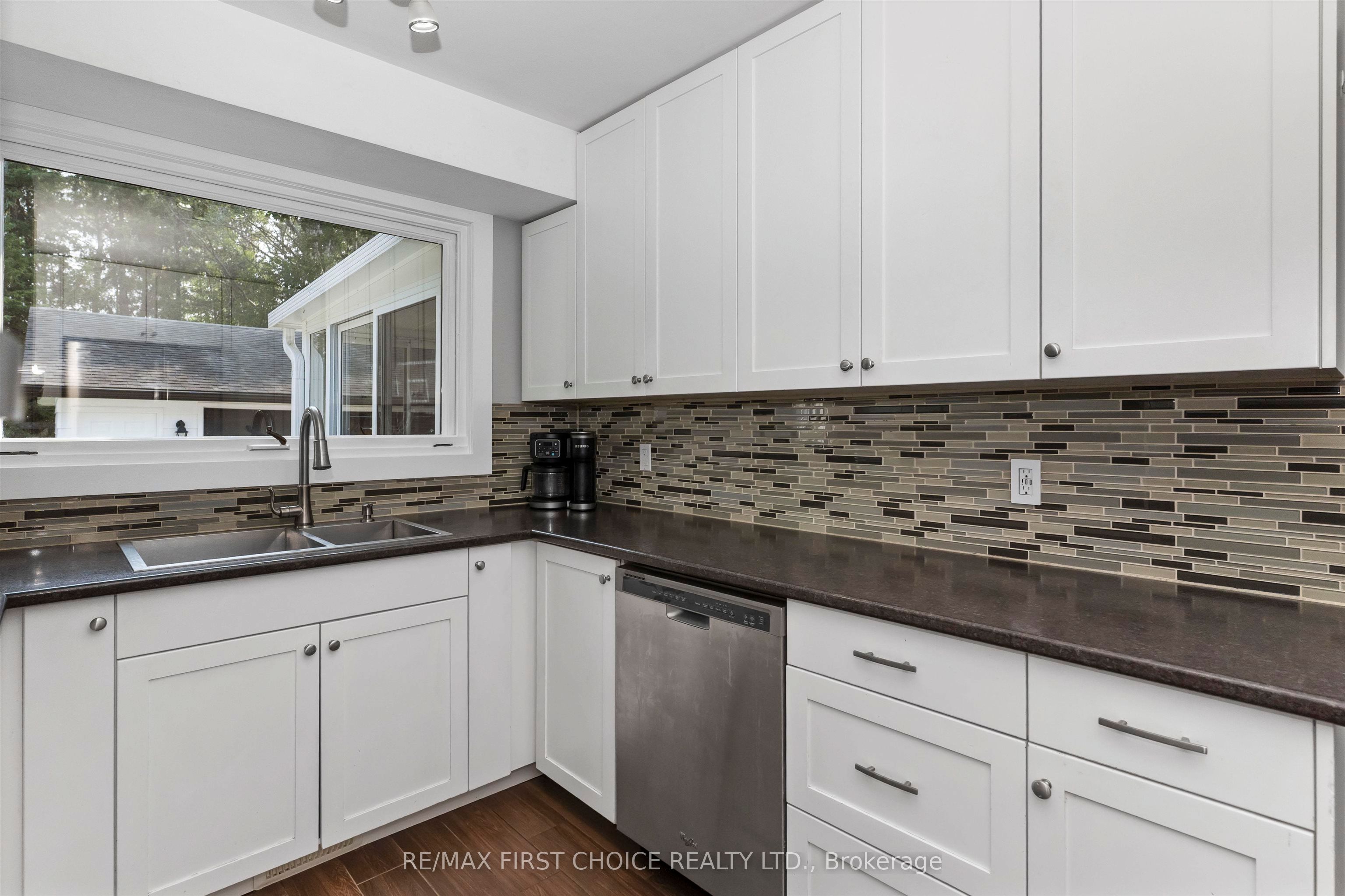 556 Laurentian Drive, Thunder Bay, ON P7C 5J8 photo 5