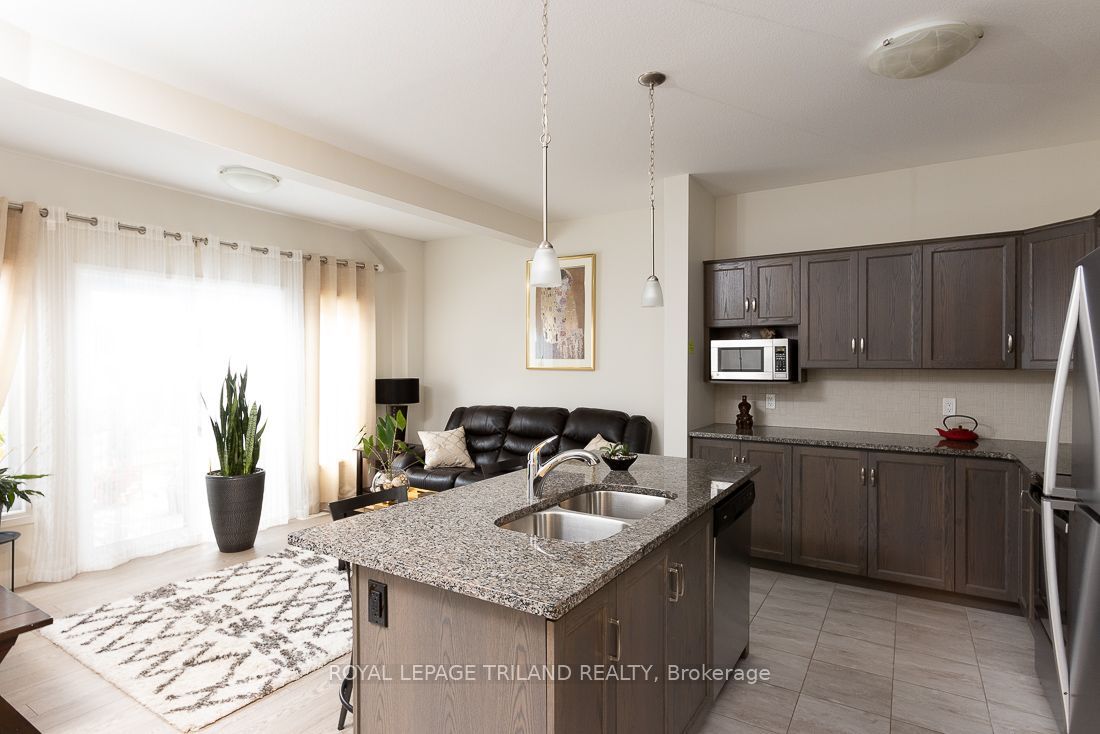 2040 Shore Road 106, London South, ON N6K 0G3 photo 3