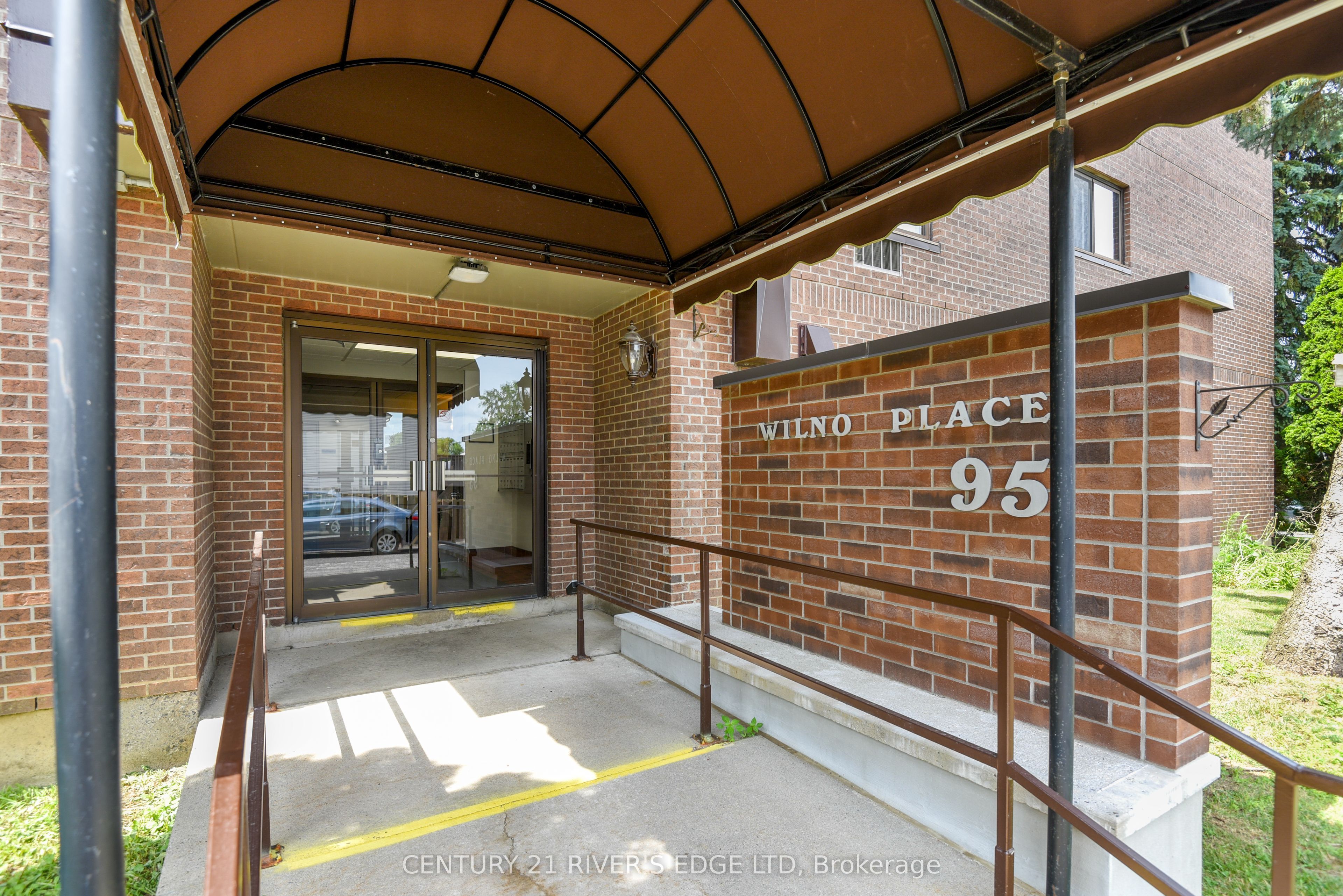 95 Windsor Drive 505, Brockville, ON K6V 3H7 photo 3