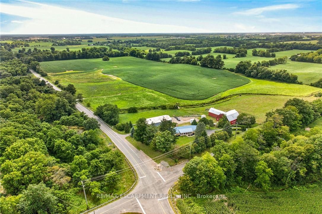 7011 Dickenson Road E, Hamilton, ON L0R 1W0