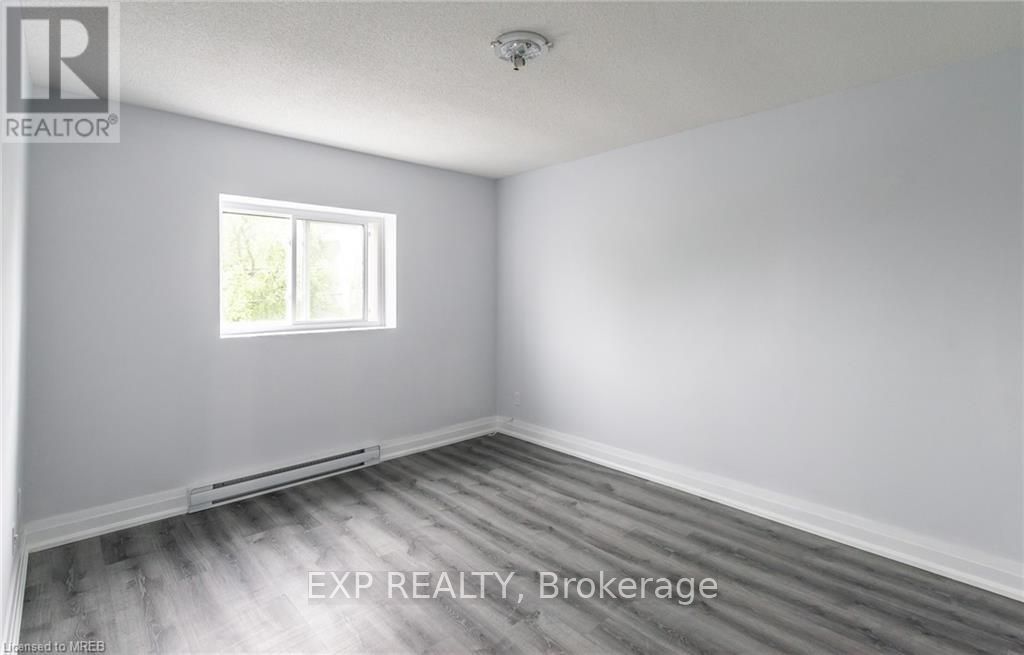 529 Elm Street 22, Port Colborne, ON L3K 5W6 photo 3