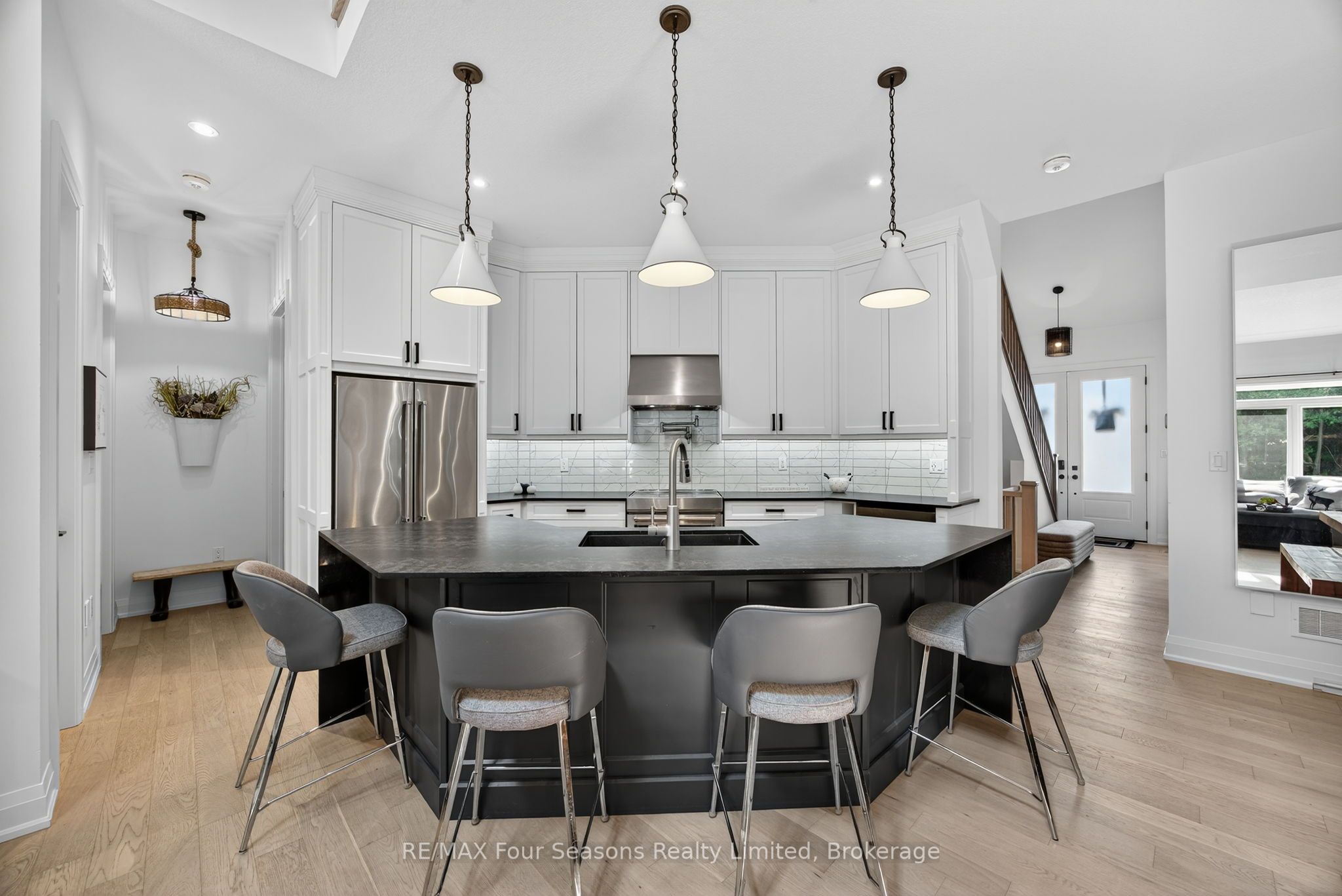 112 Schooners Lane, Blue Mountains, ON N0H 2P0 photo 2