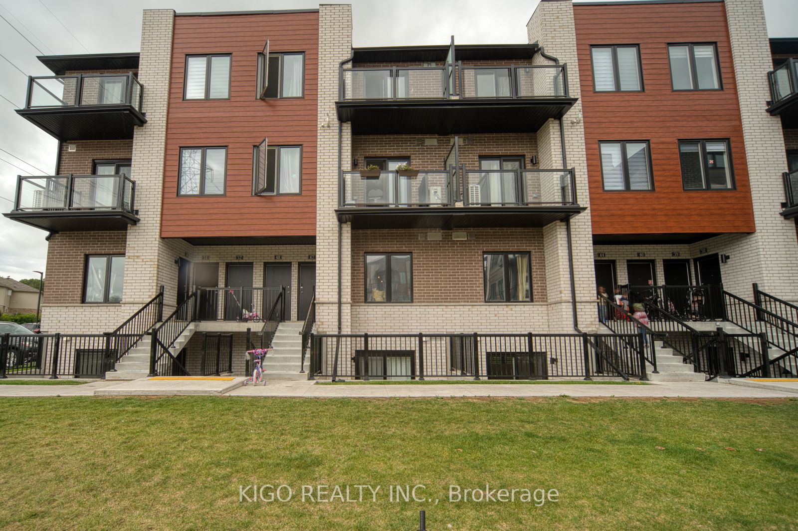 10 South Creek Drive 46, Kitchener, ON N2R 0T9 photo 2