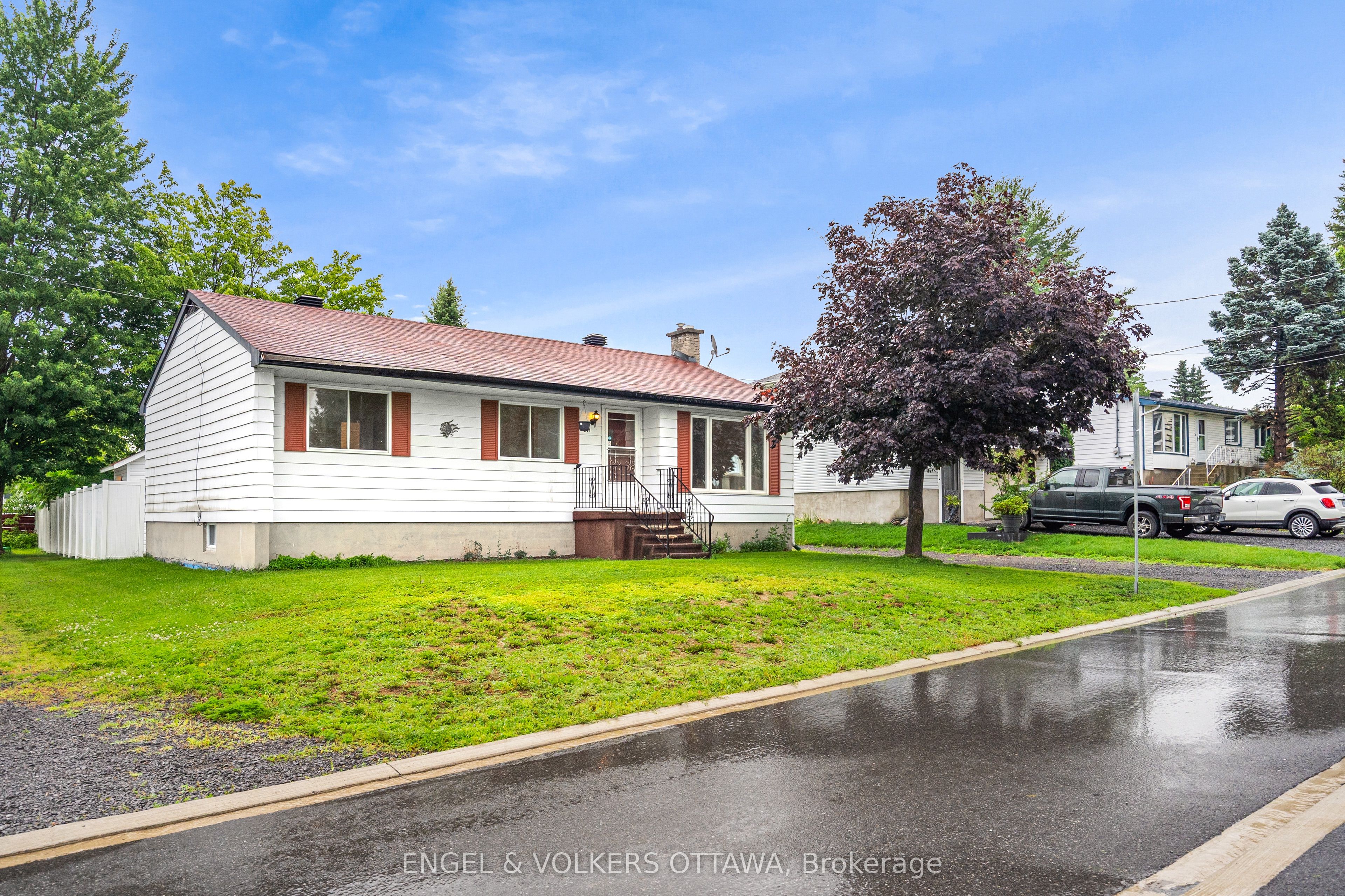 871 Notre Dame Street, Clarence-Rockland, ON K4K 1G3