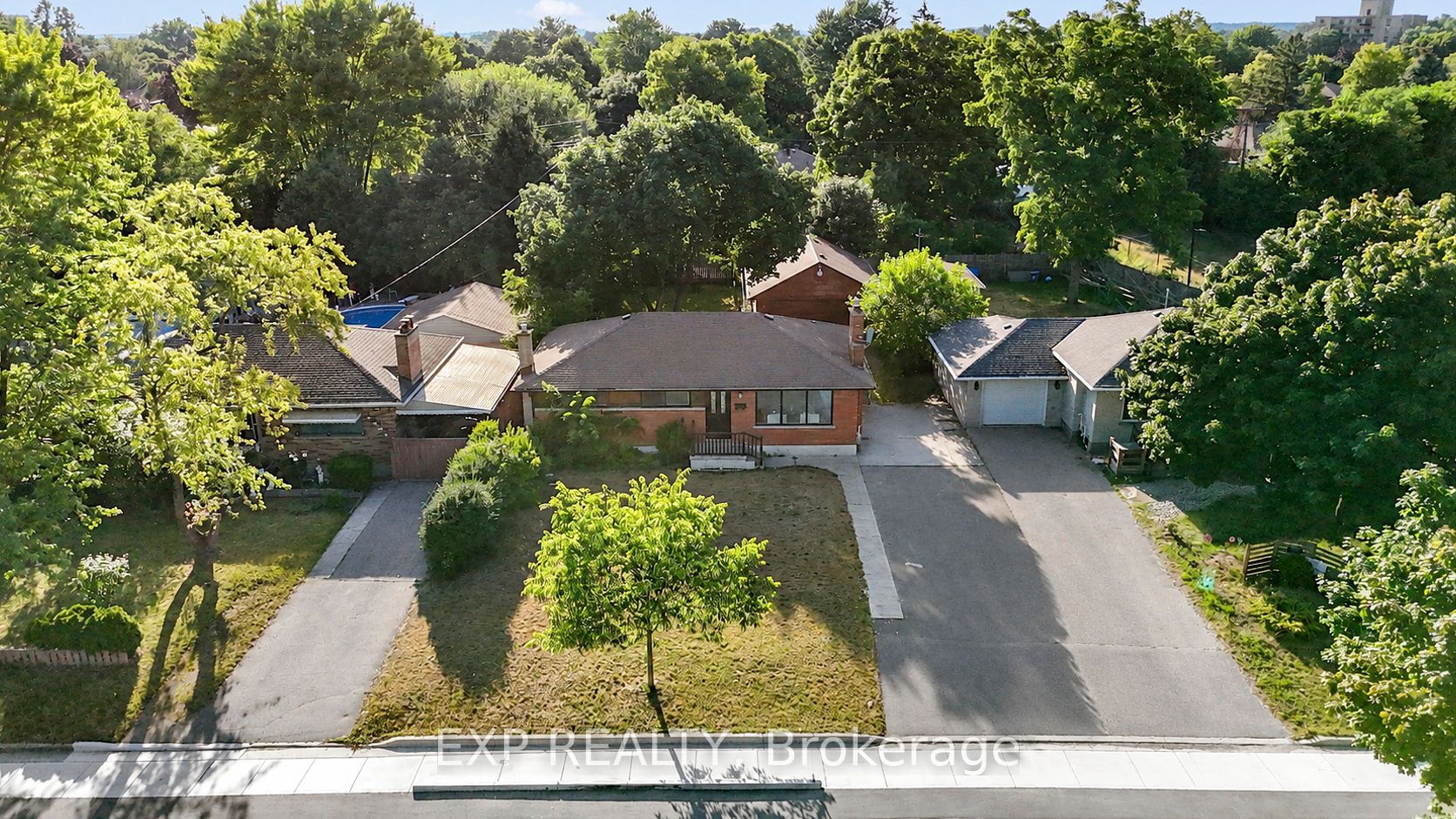 1235 Michael Street, London East, ON N5V 2H4 photo 2