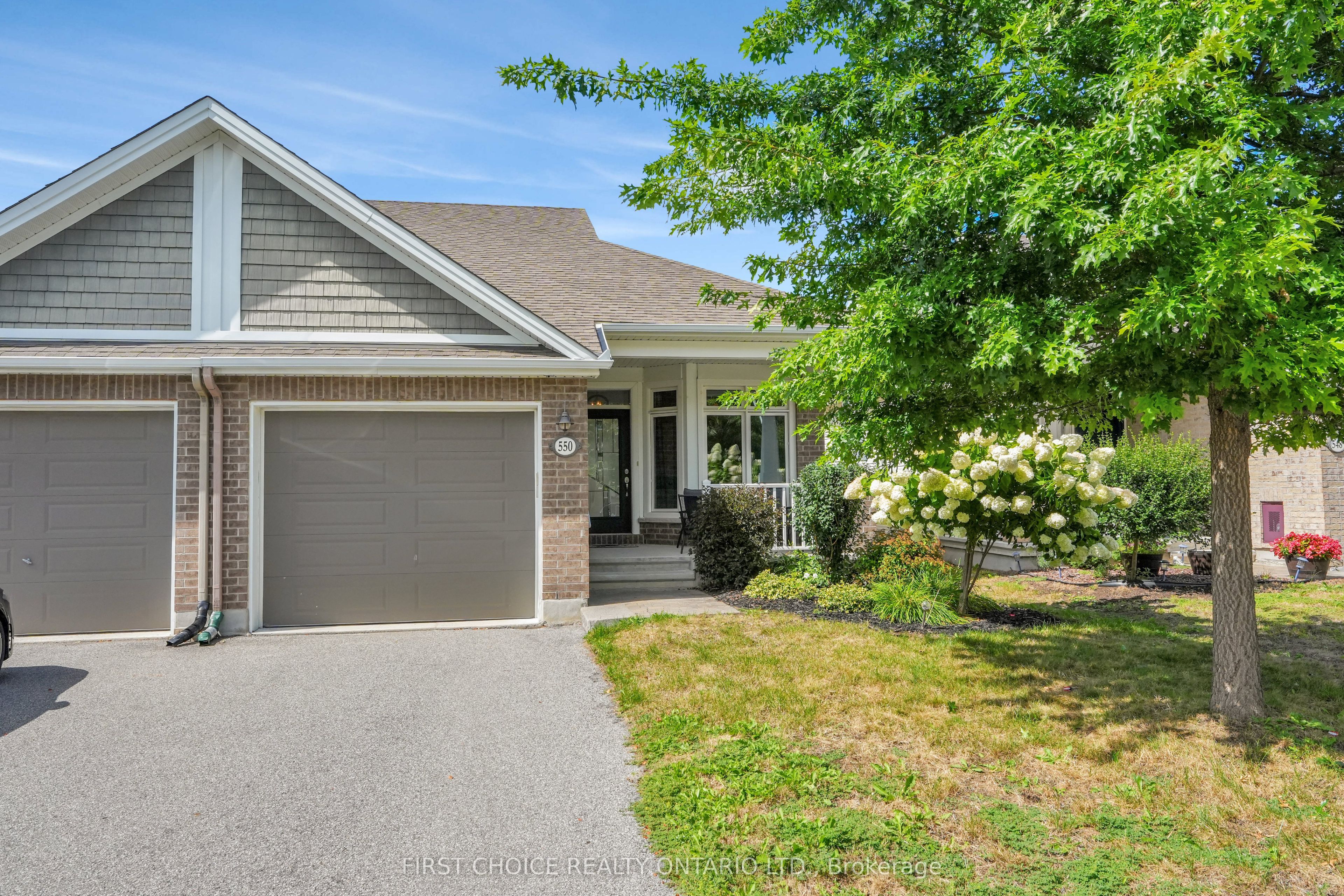 550 Silverbell Crescent, Blossom Park - Airport and Area, ON K1T 0P1