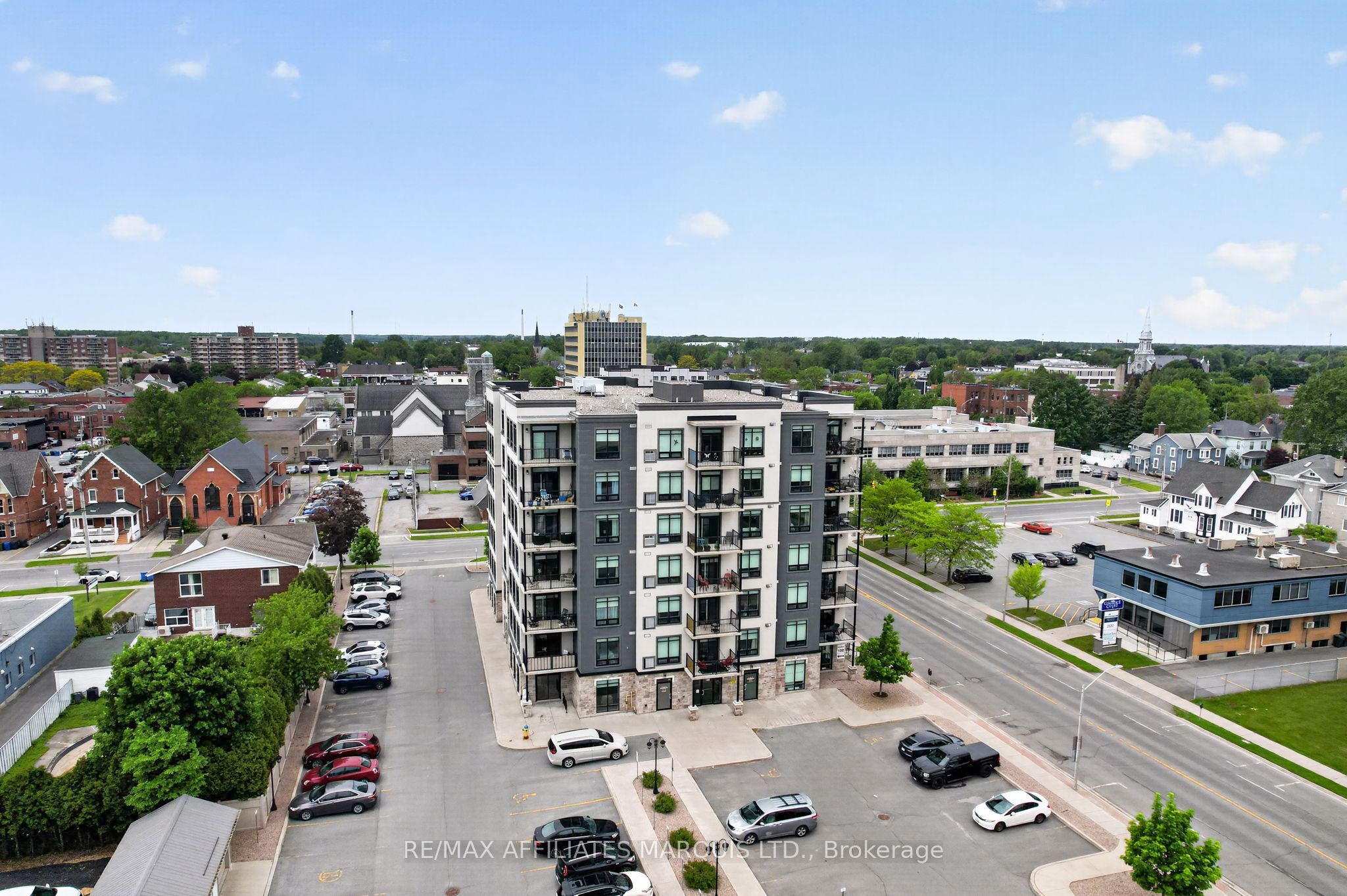 108 Second Street E 405, Cornwall, ON K6H 0C9 photo 2