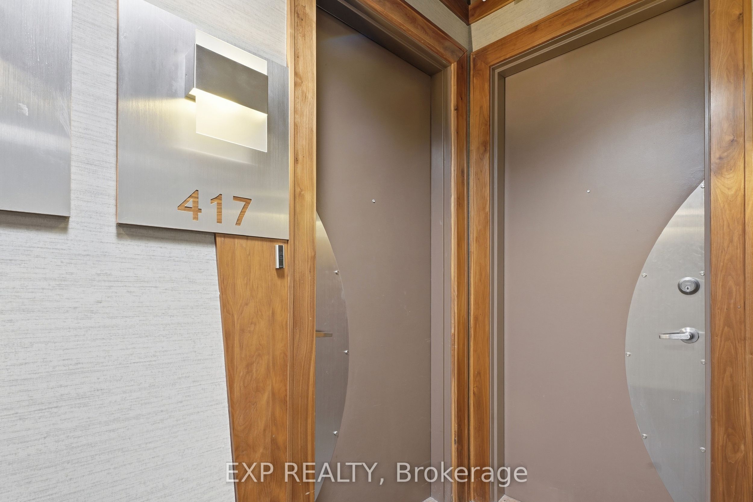 112 Benton Street 417, Kitchener, ON N2G 3H6 photo 3