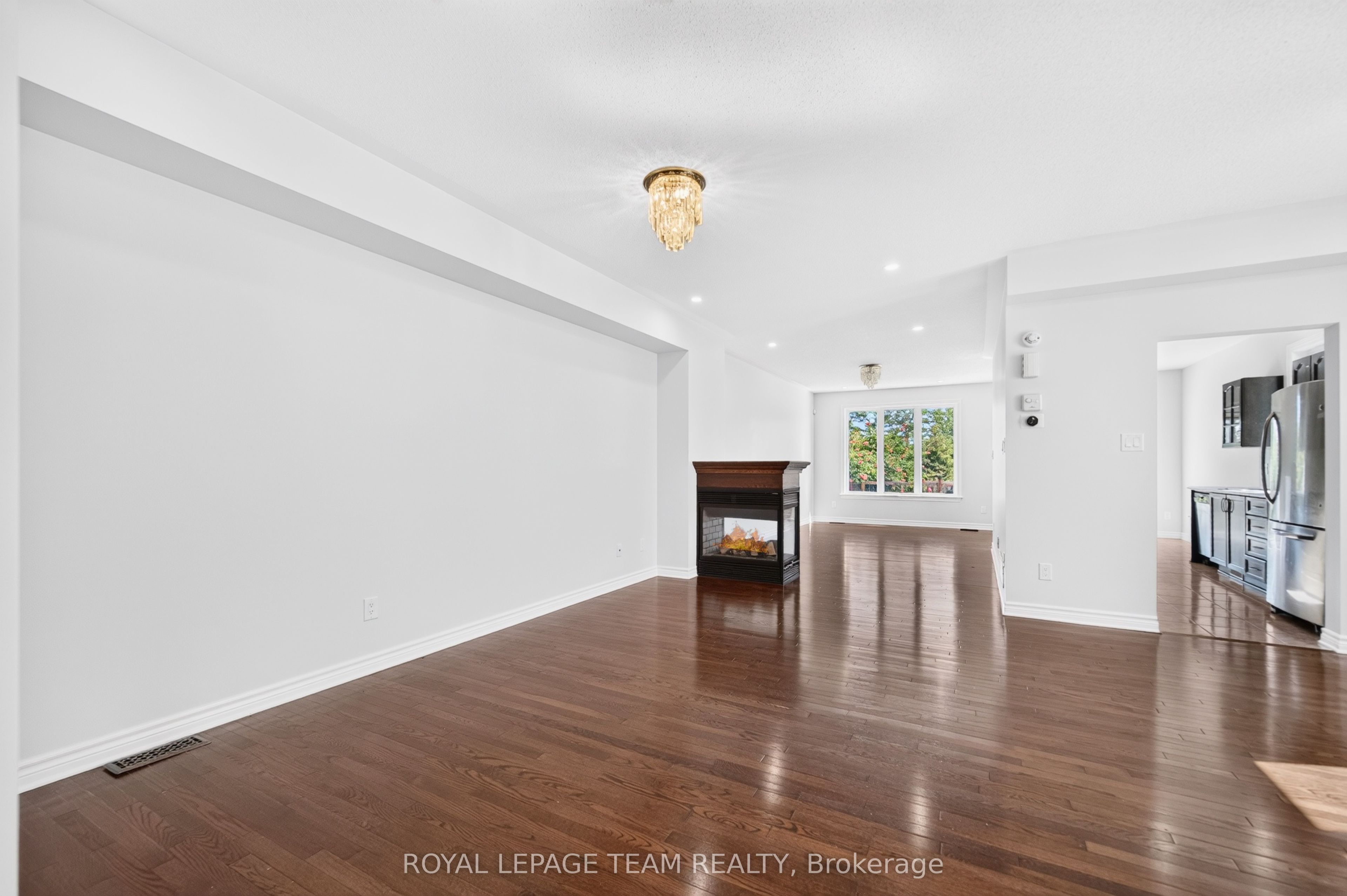 686 White Alder Avenue, Blossom Park - Airport and Area, ON K1T 0E8 photo 5